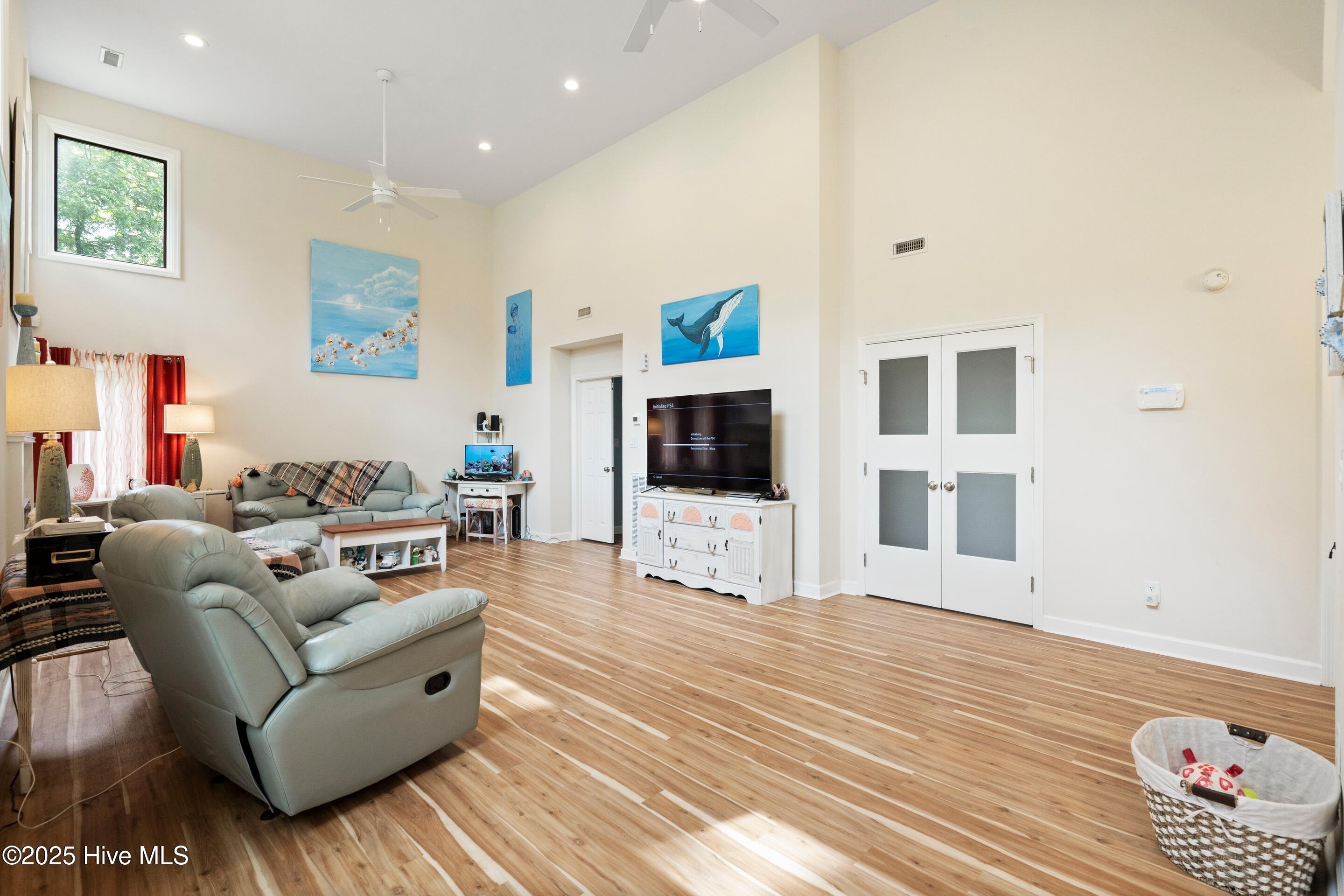 104 Rollingwood Circle Property Photo 8