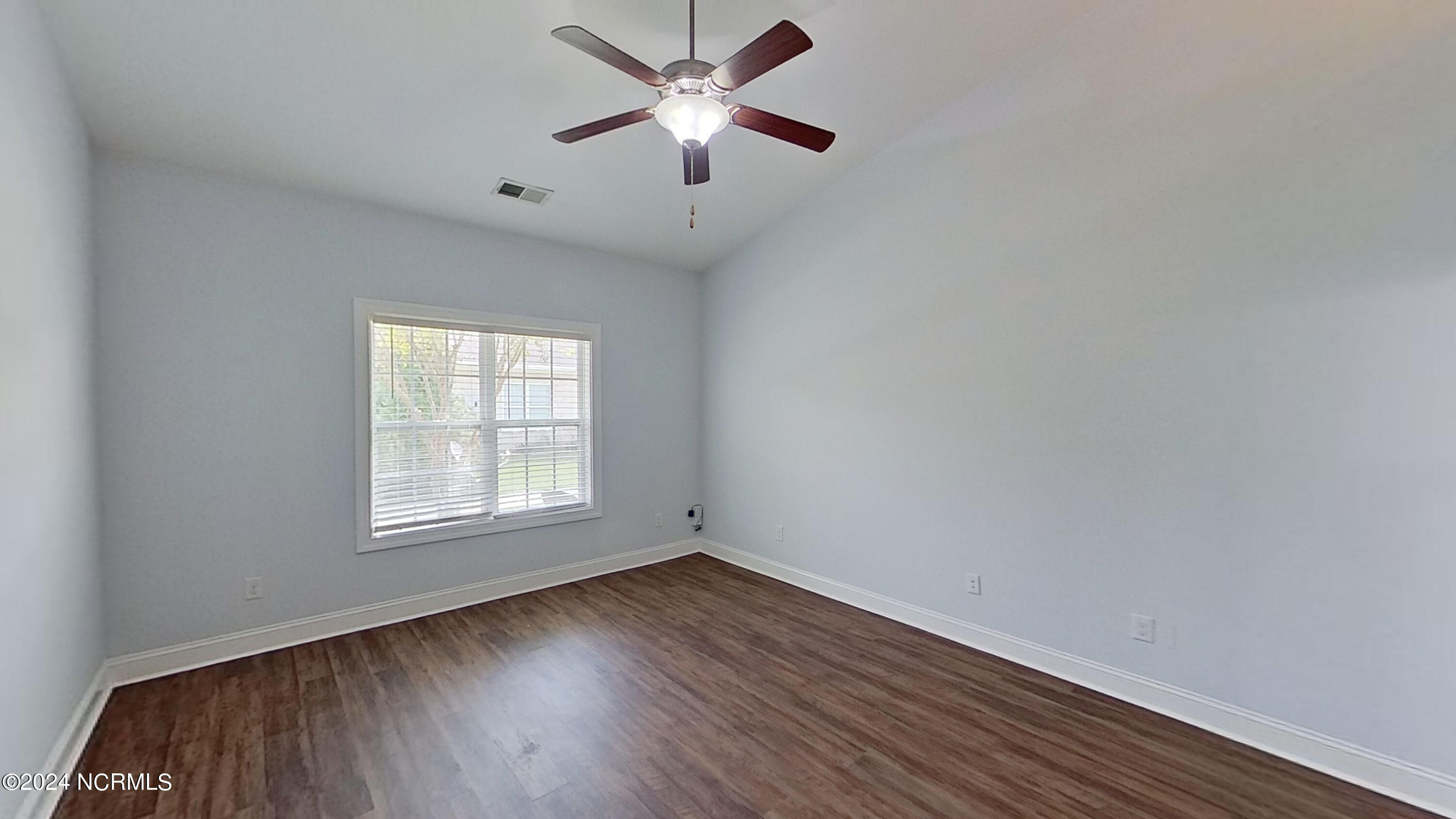 1043 Tideline Drive Property Photo 16