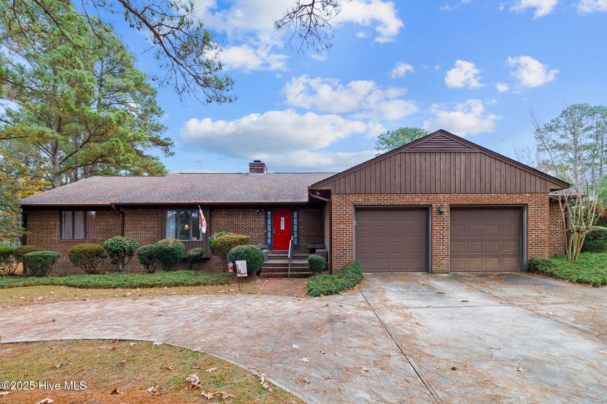 48 Indian Trail Property Photo 1