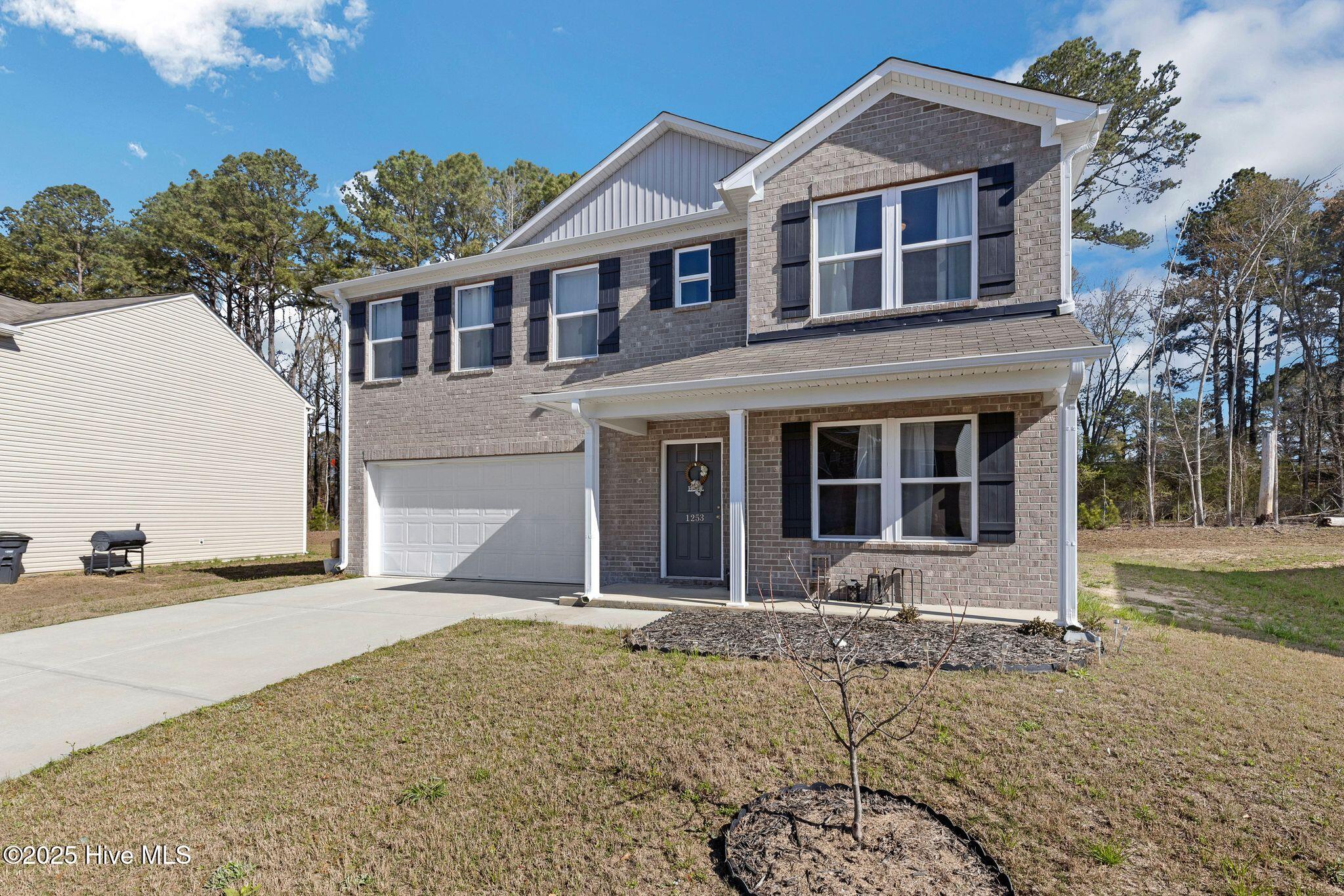 1253 Manor Drive Property Photo 1