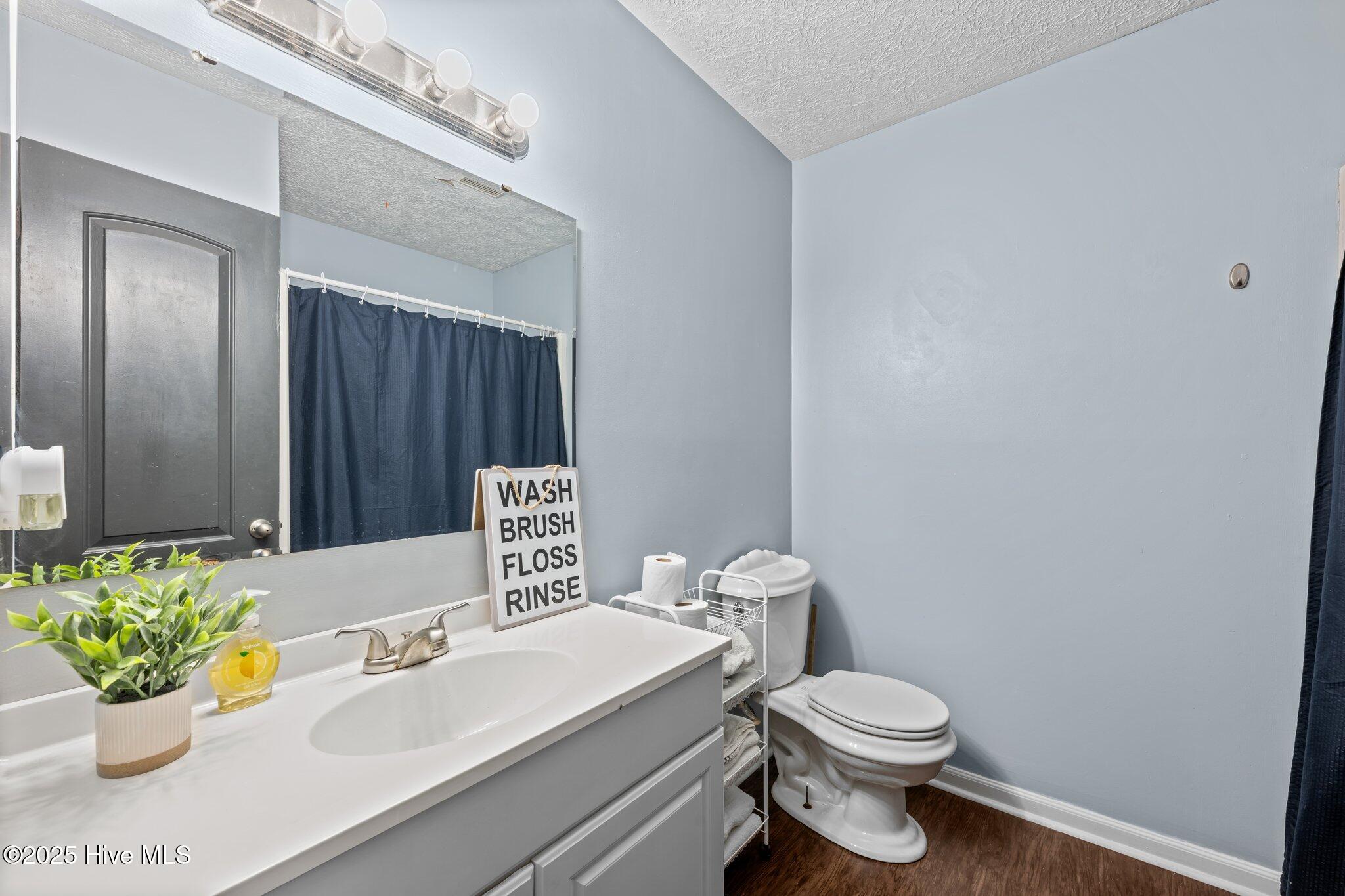 213 Ashwood Court Property Photo 17