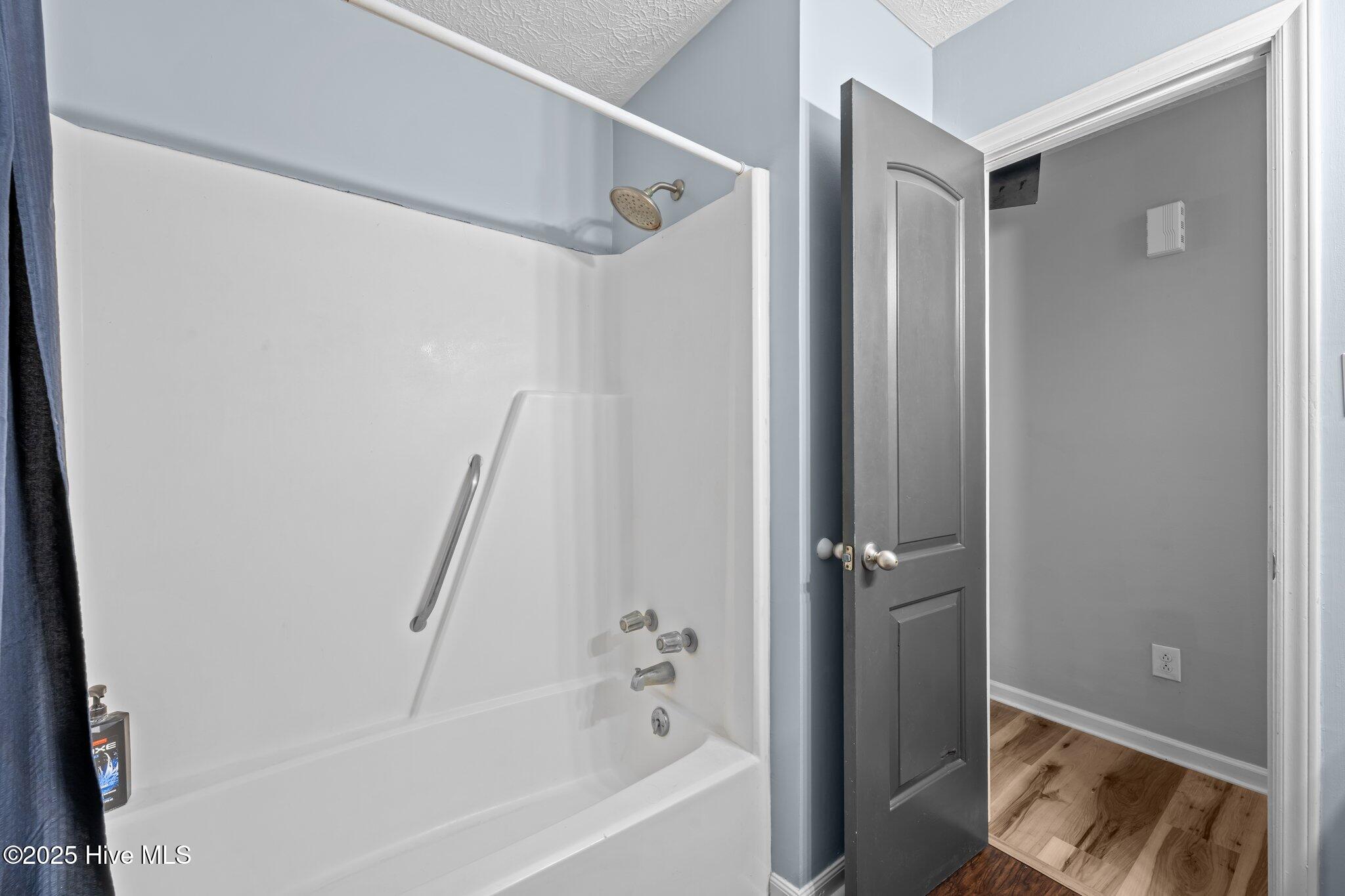 213 Ashwood Court Property Photo 18