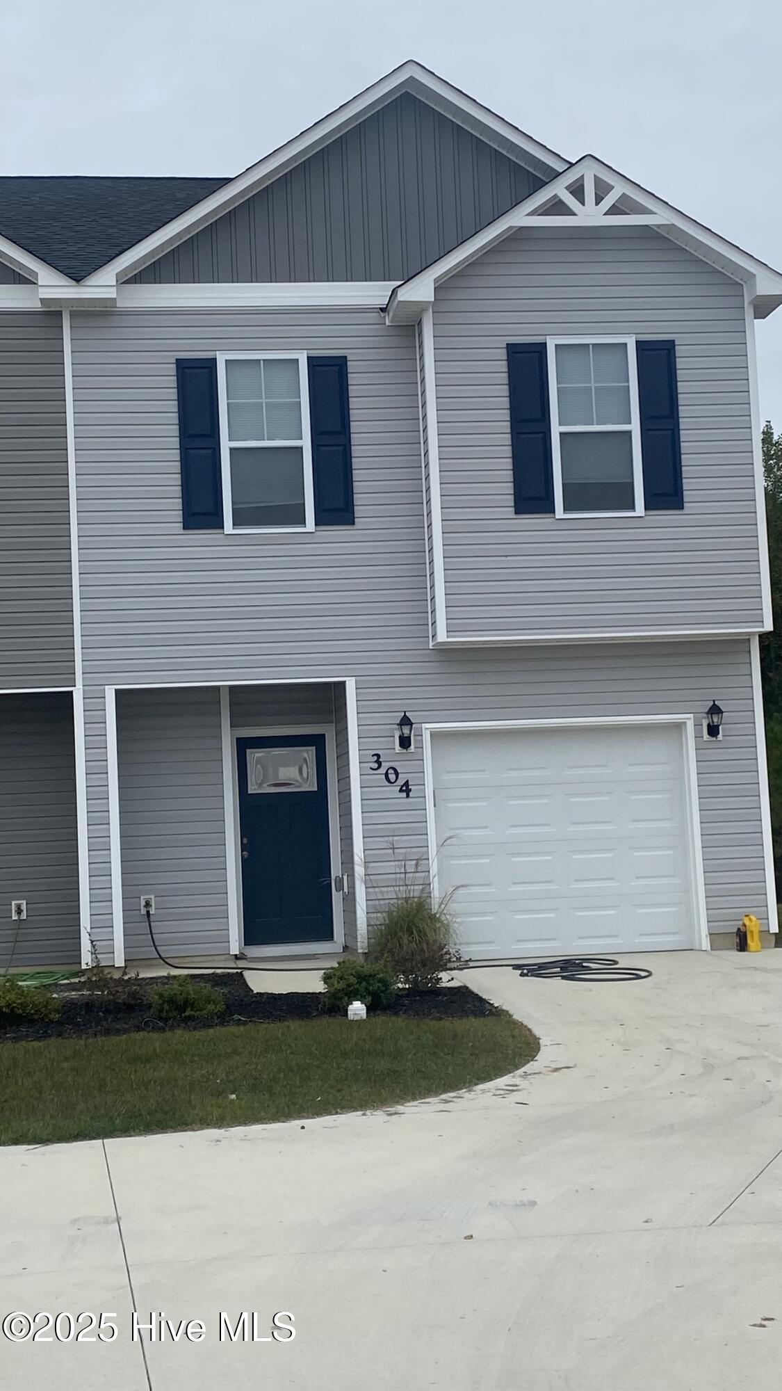 304 Otis Lane Property Photo 1