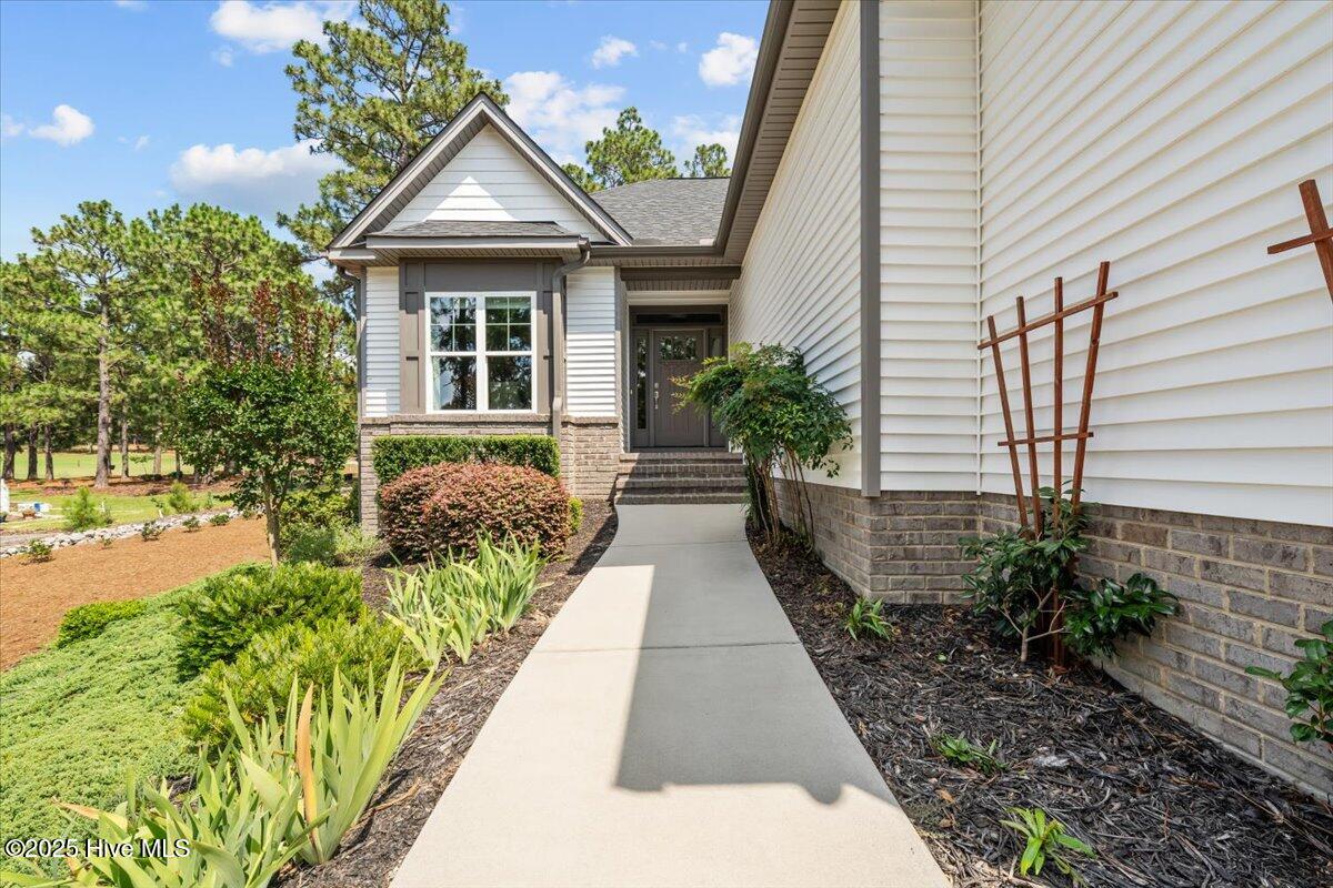 139 Beacon Ridge Drive Property Photo 3