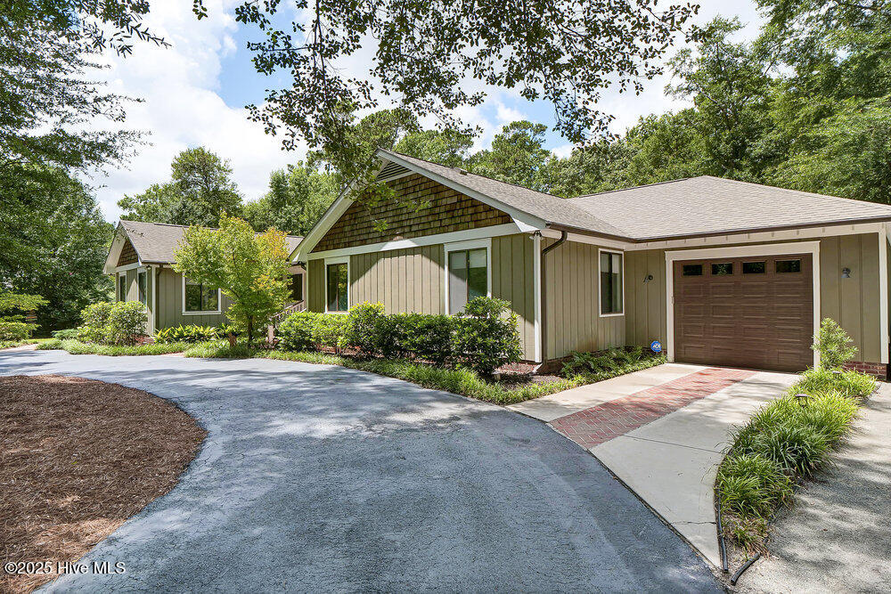 2306 New Orleans Place Property Photo 2