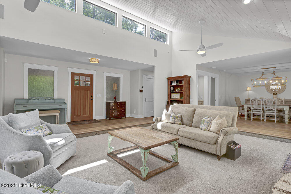 2306 New Orleans Place Property Photo 6