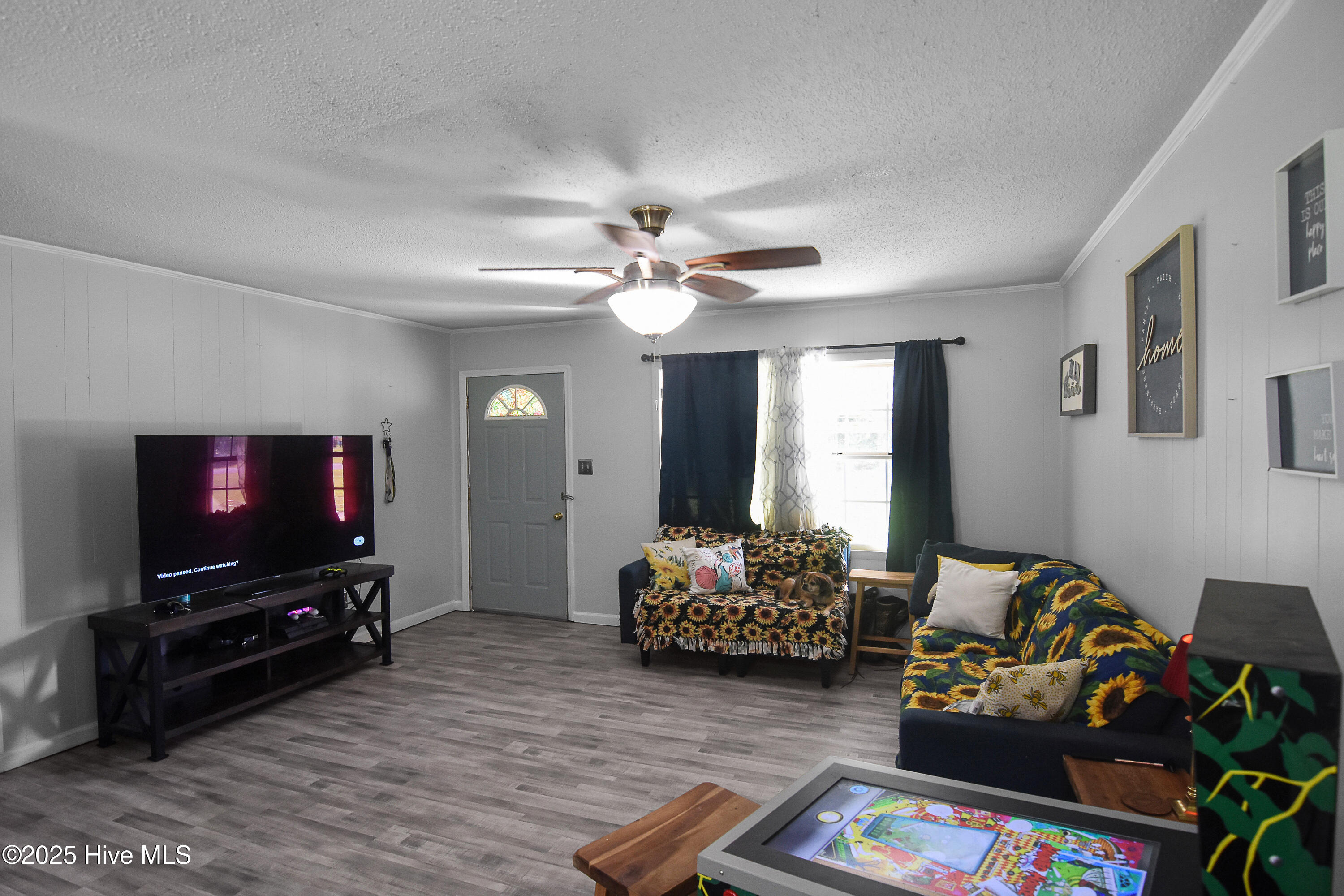 412 Dixon Road Property Photo 2