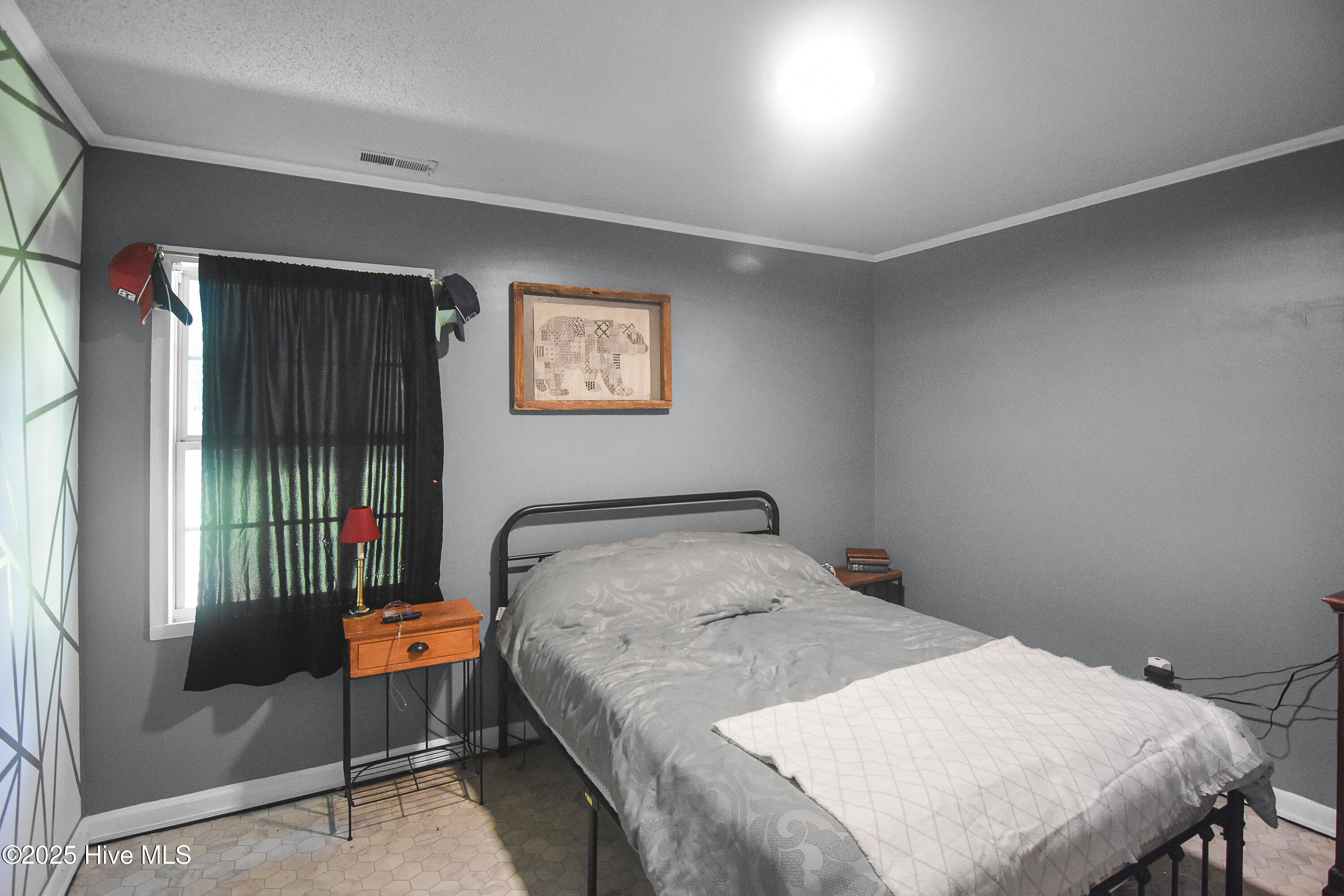 412 Dixon Road Property Photo 4