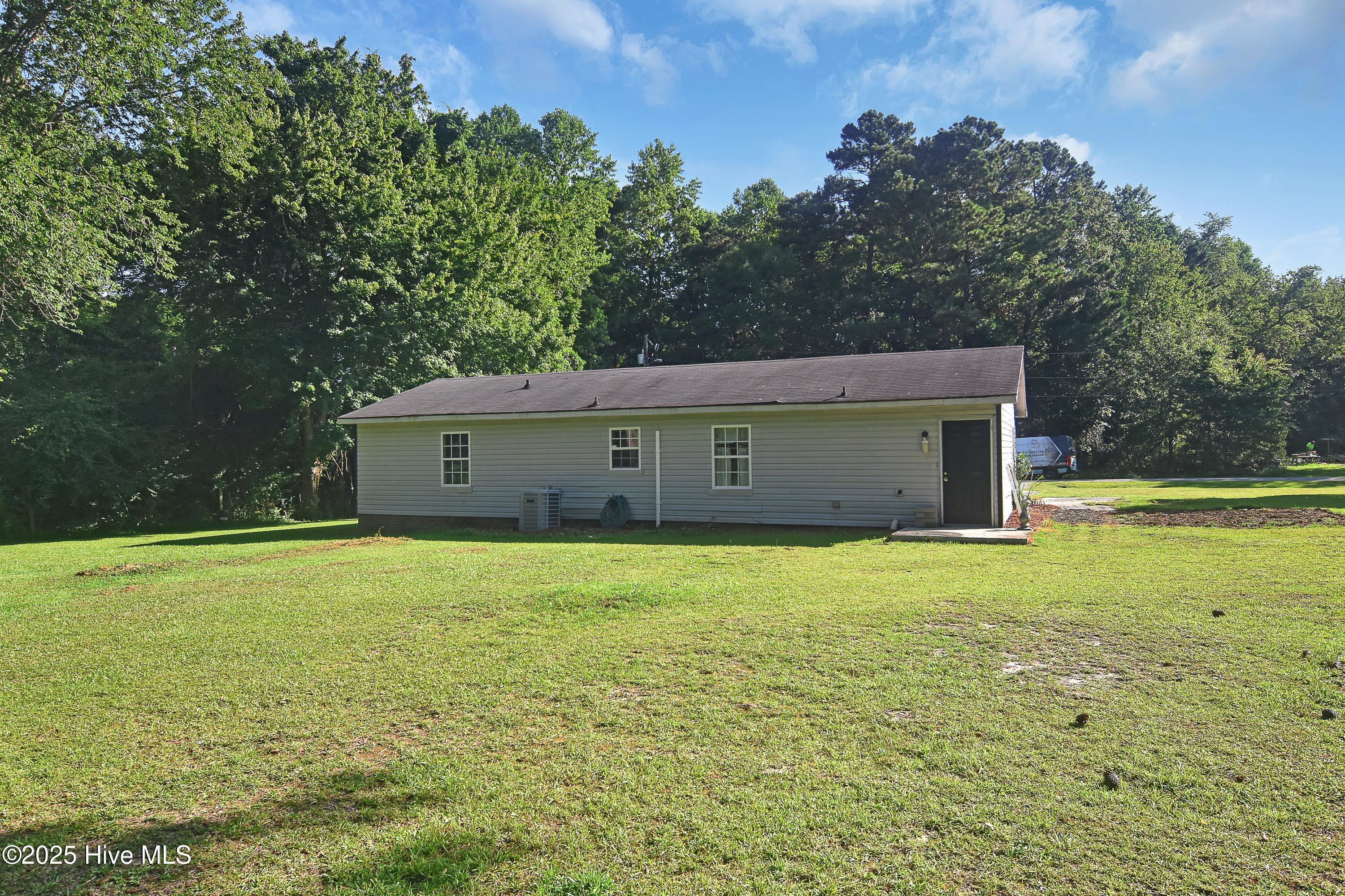 412 Dixon Road Property Photo 5
