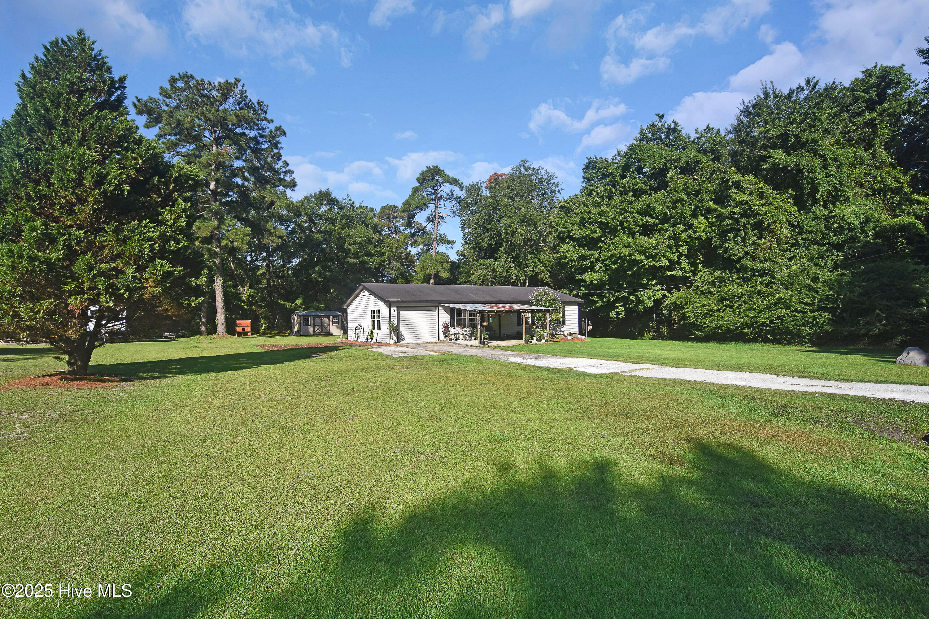 412 Dixon Road Property Photo 6
