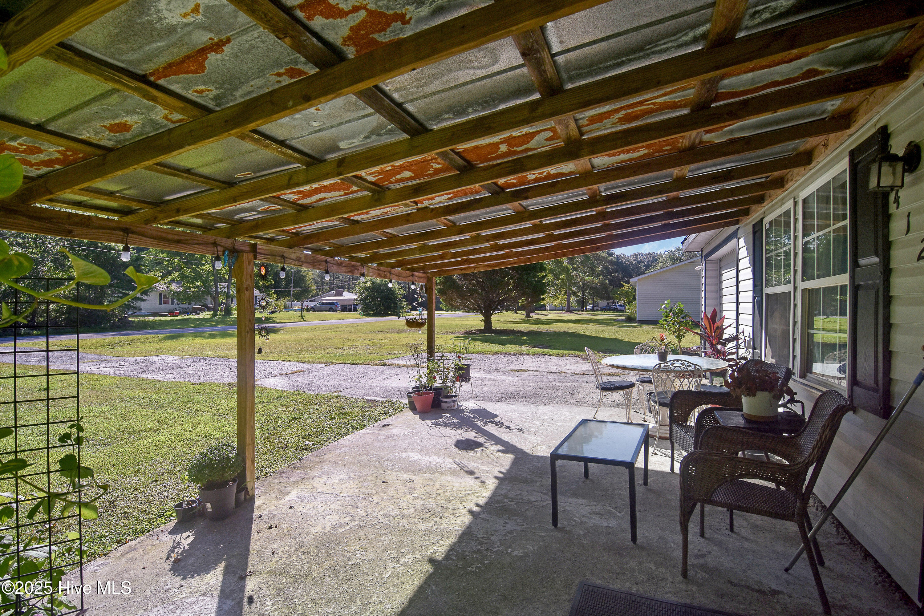 412 Dixon Road Property Photo 8
