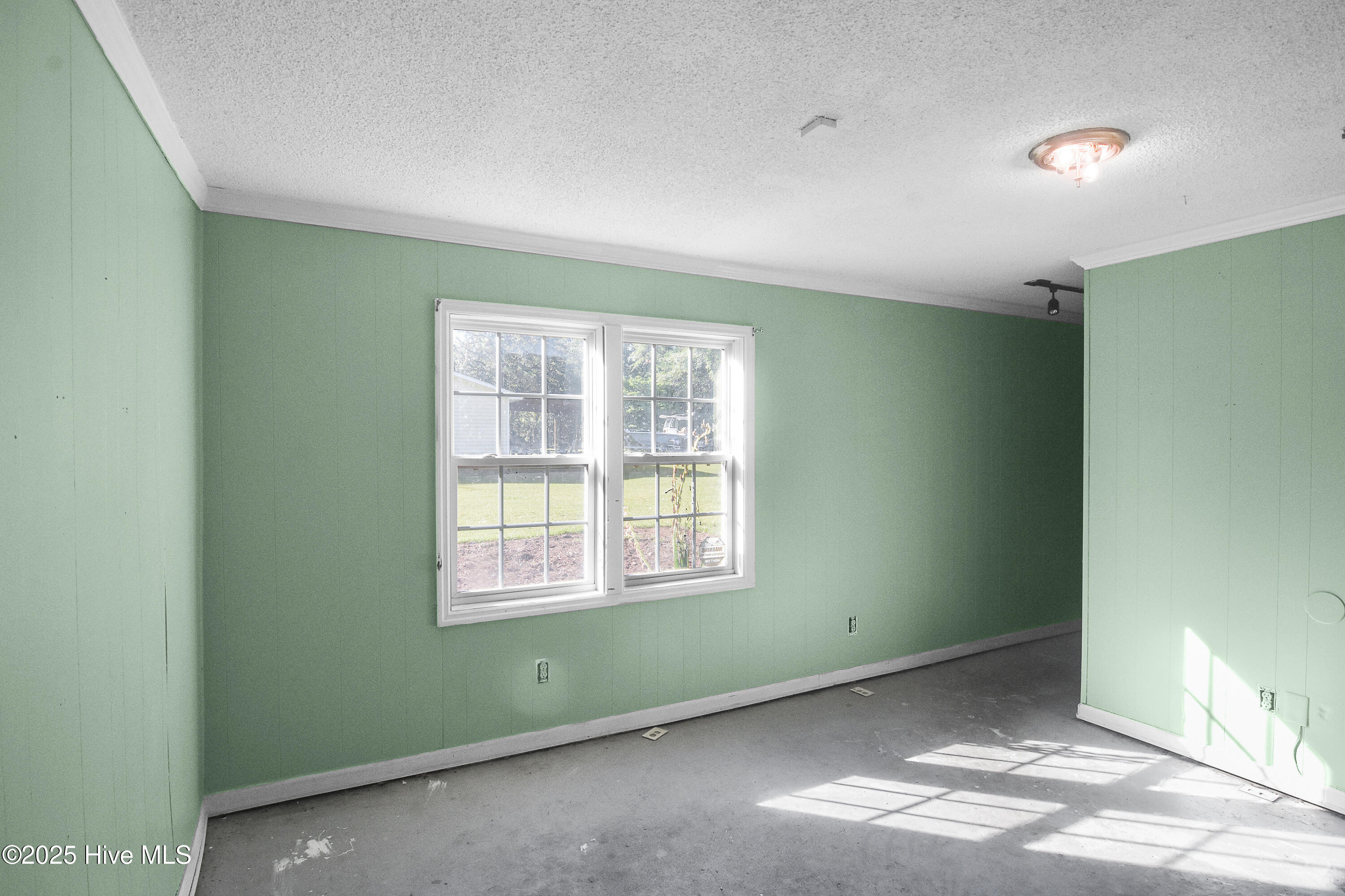 412 Dixon Road Property Photo 14