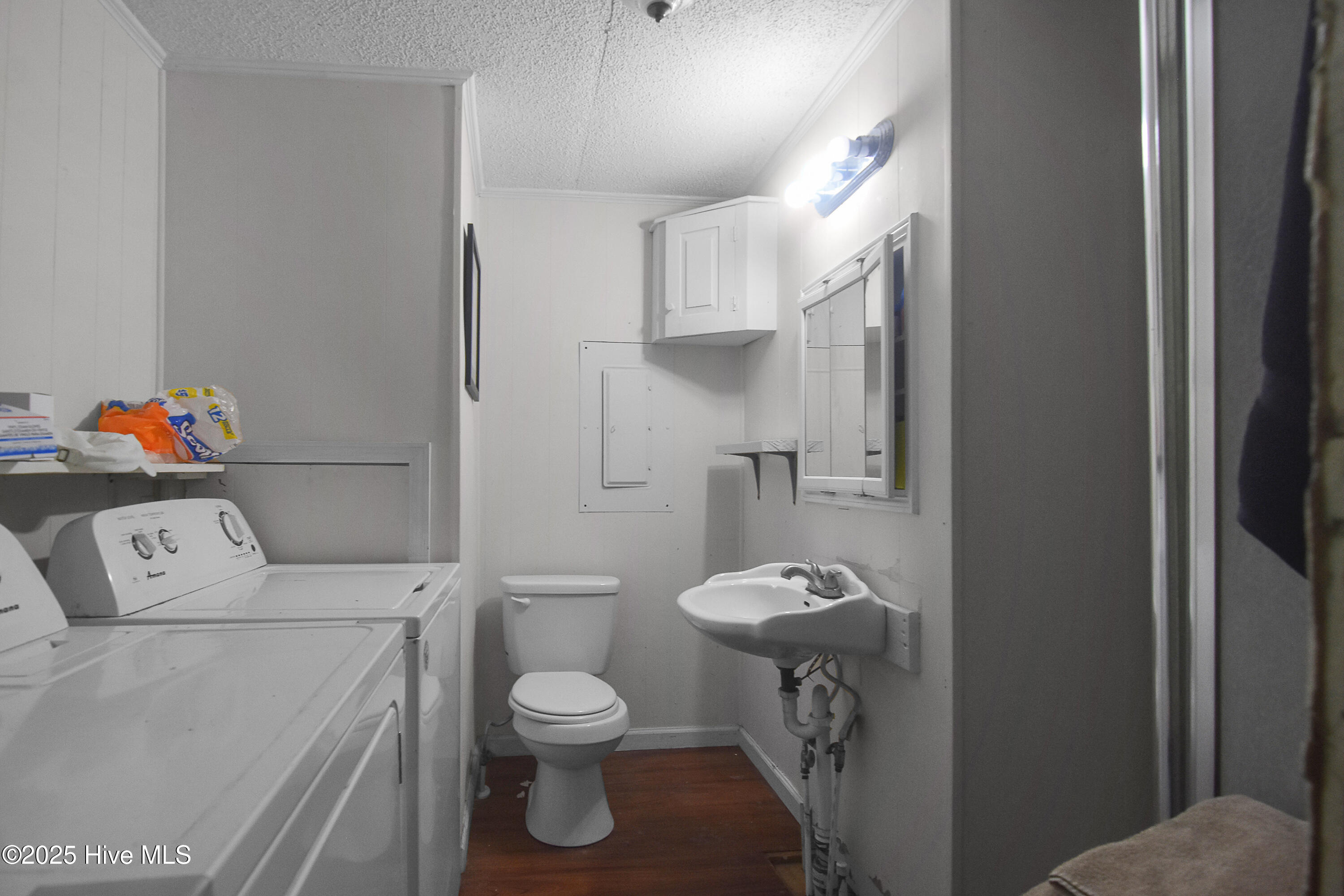 412 Dixon Road Property Photo 18