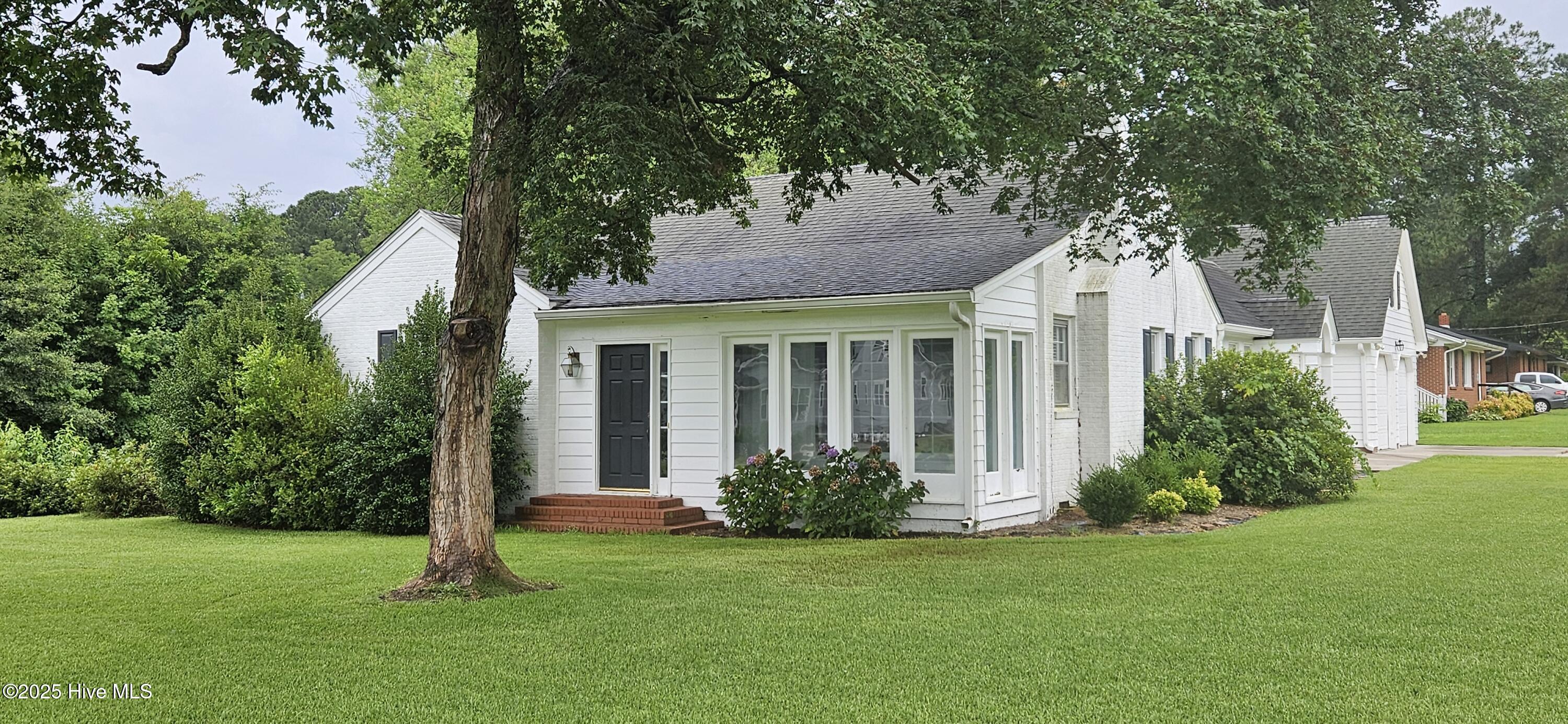 907 Raleigh Road Property Photo 1