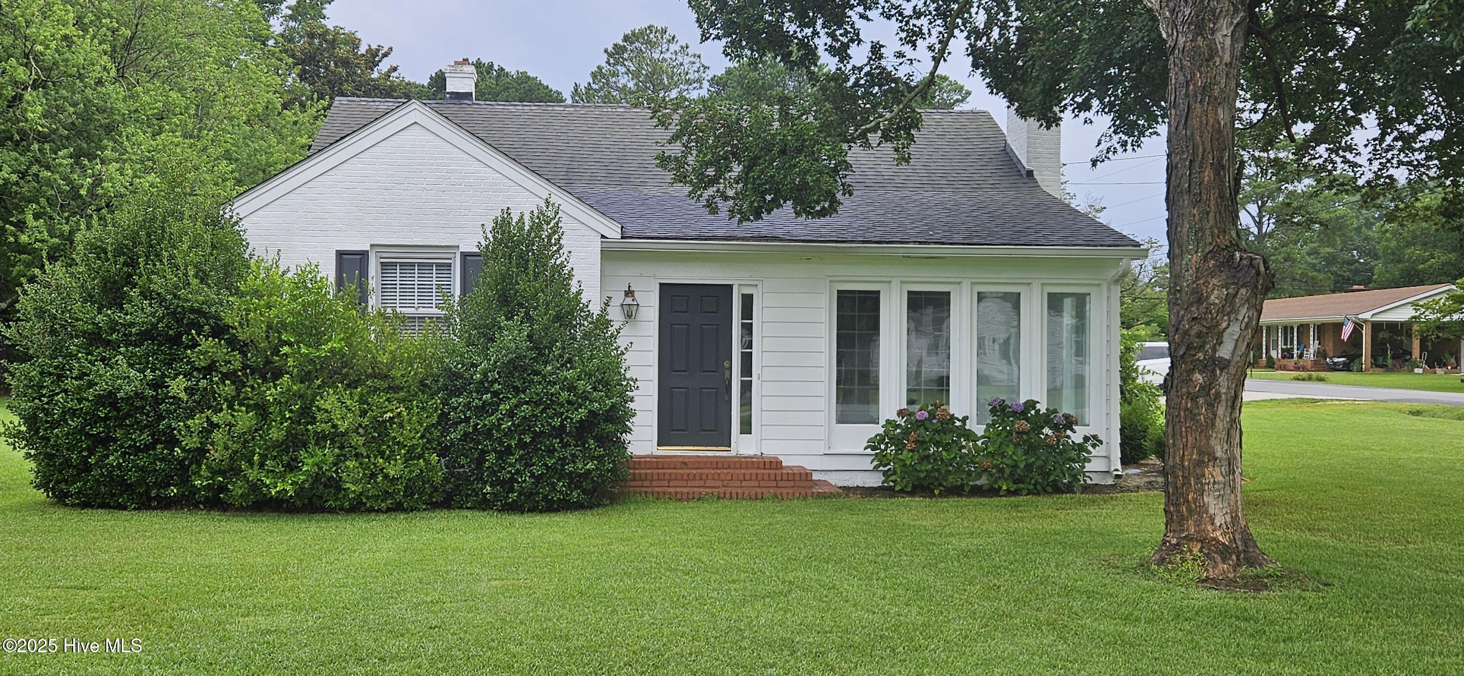 907 Raleigh Road Property Photo 3