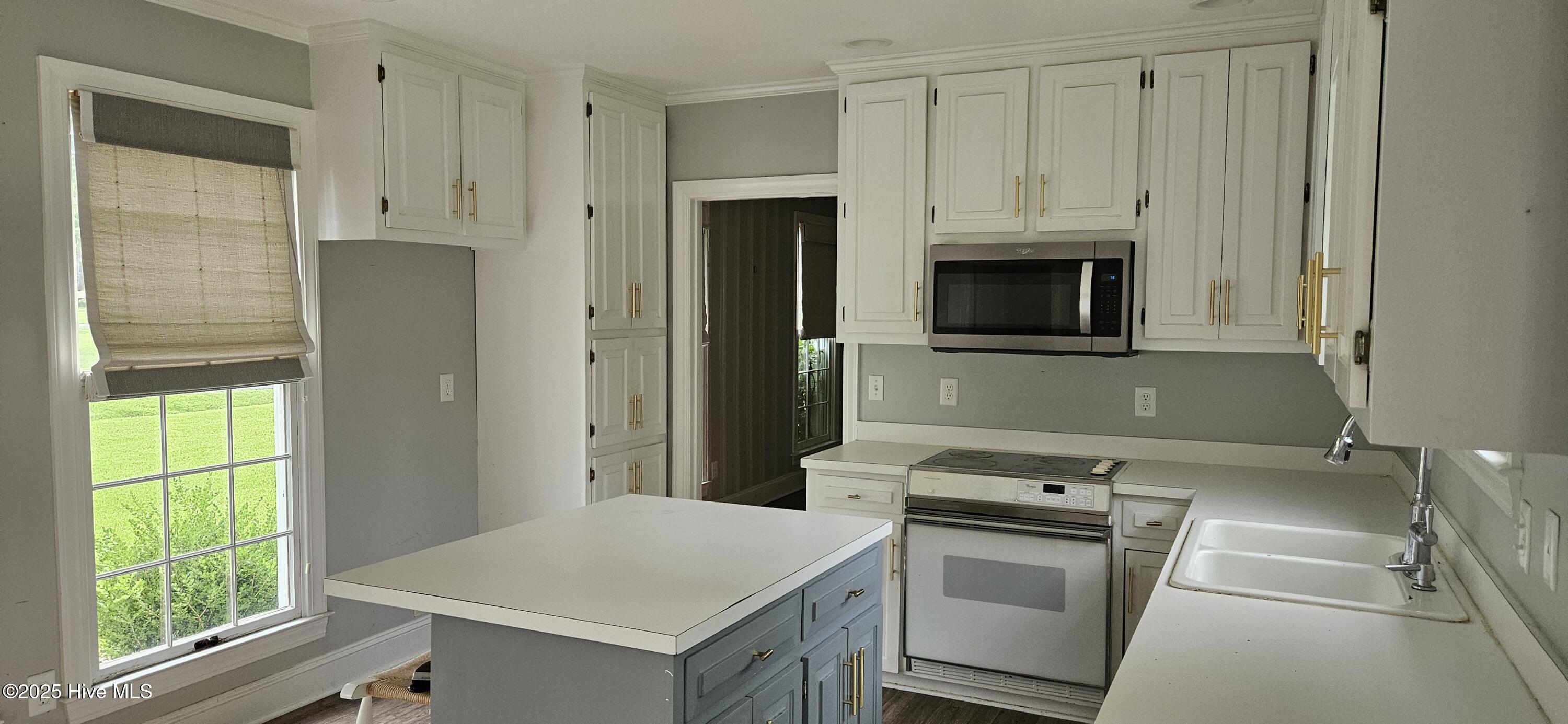 907 Raleigh Road Property Photo 5