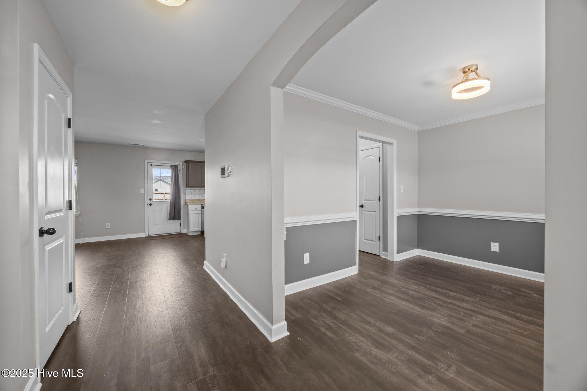 100 Shallow Court Property Photo 5