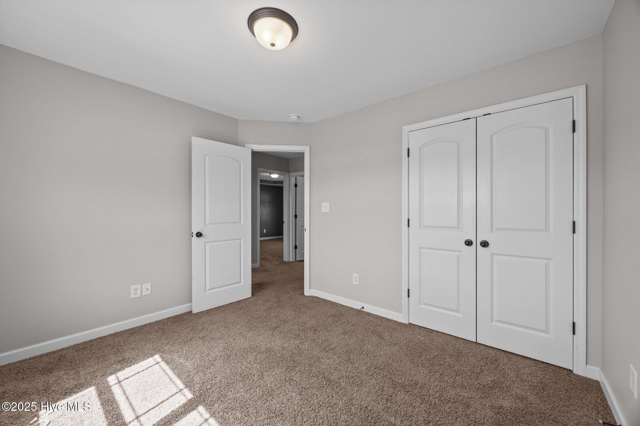 100 Shallow Court Property Photo 20