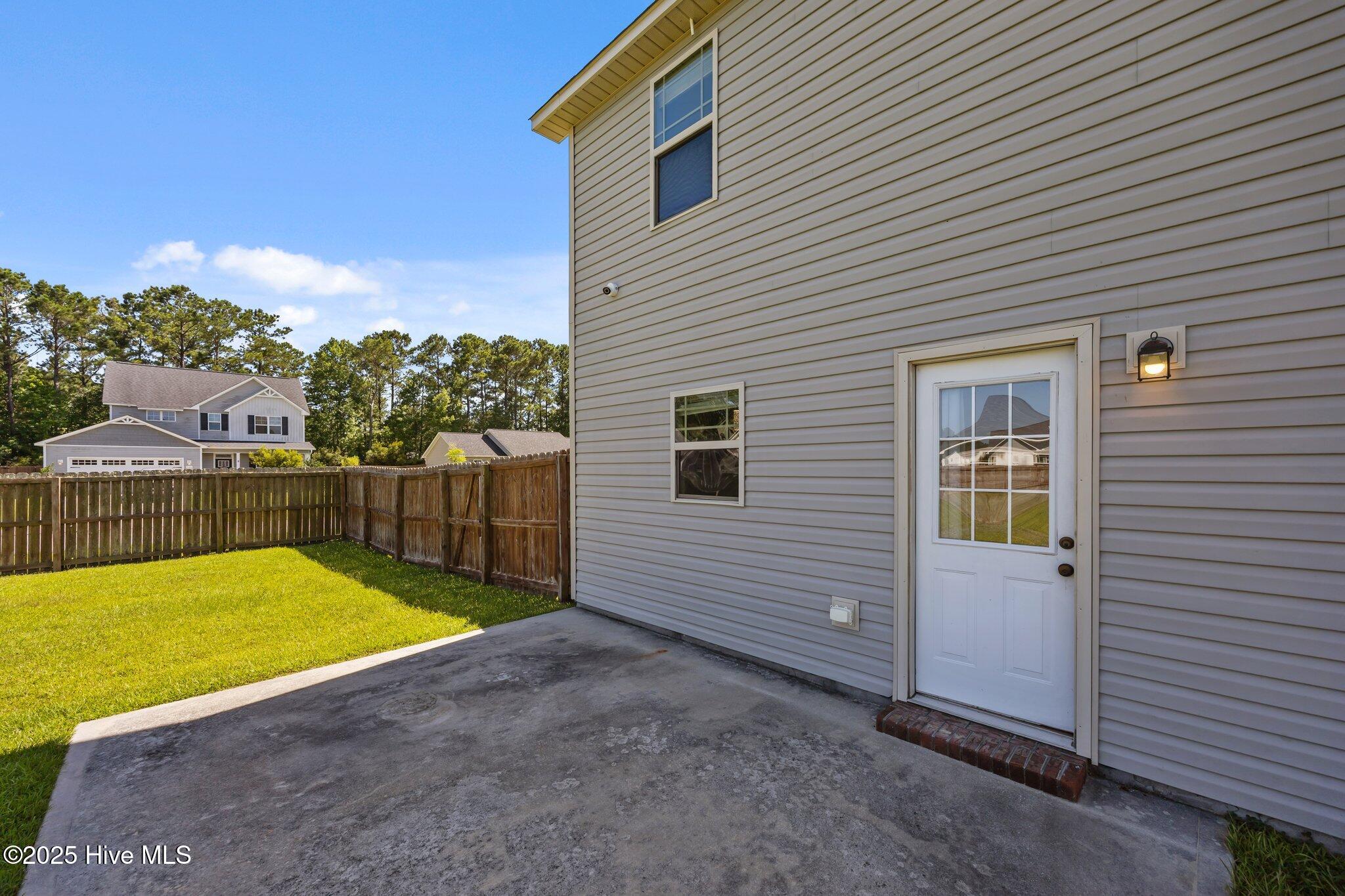 100 Shallow Court Property Photo 24