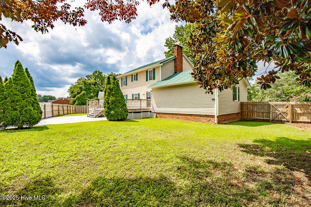 203 Sweetbriar Lane Property Photo 4