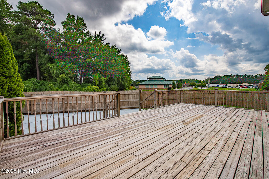 203 Sweetbriar Lane Property Photo 6