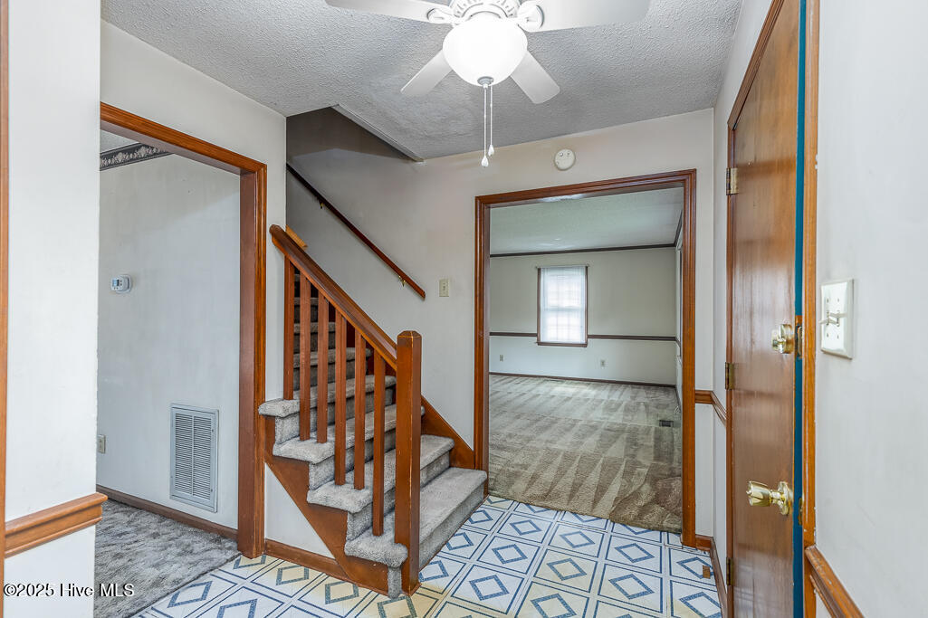 203 Sweetbriar Lane Property Photo 7