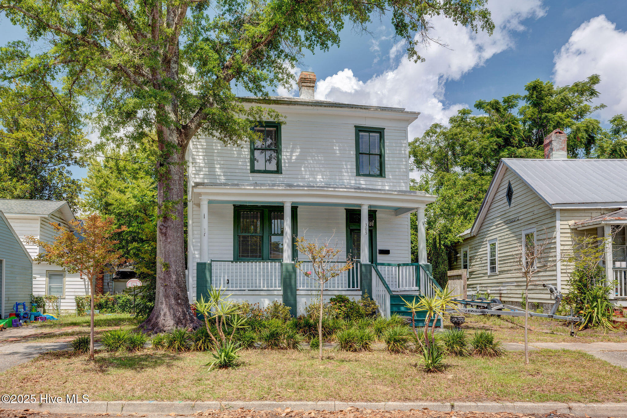 305 Mcrae Street Property Photo 2