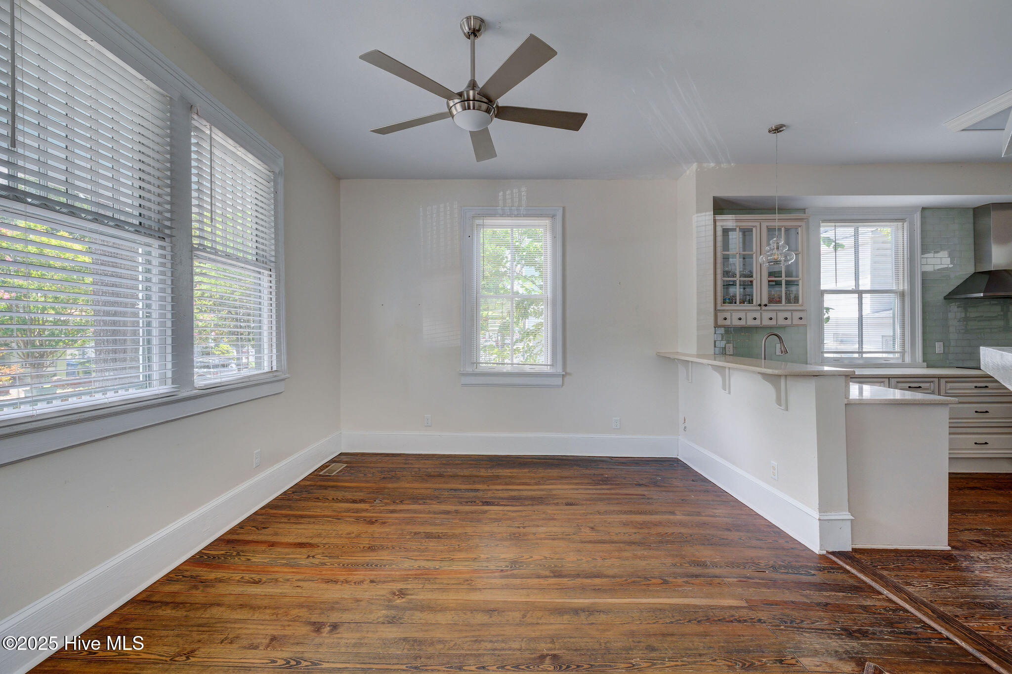 305 Mcrae Street Property Photo 8