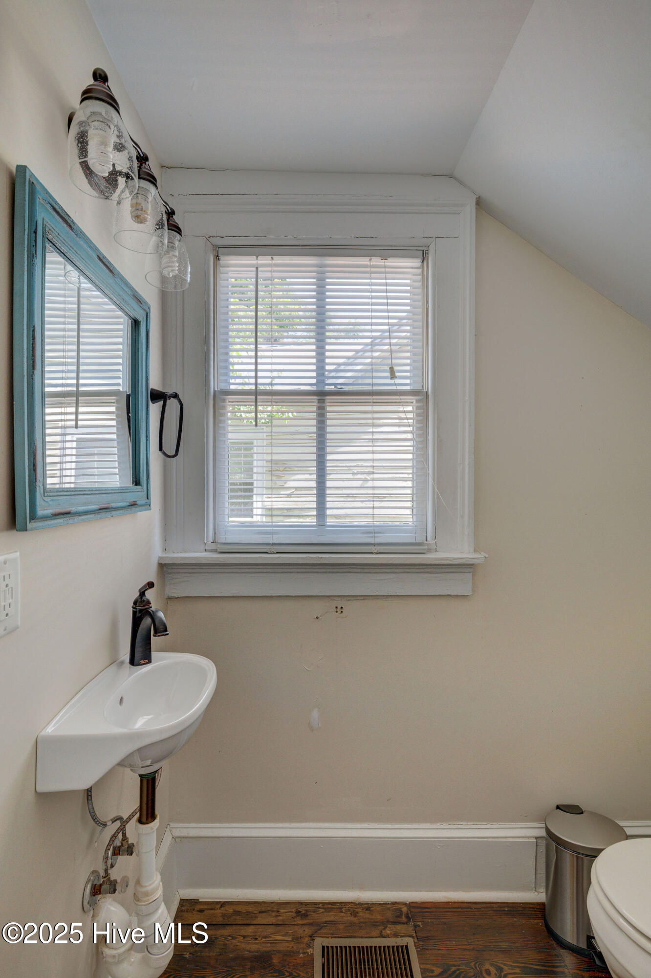 305 Mcrae Street Property Photo 18