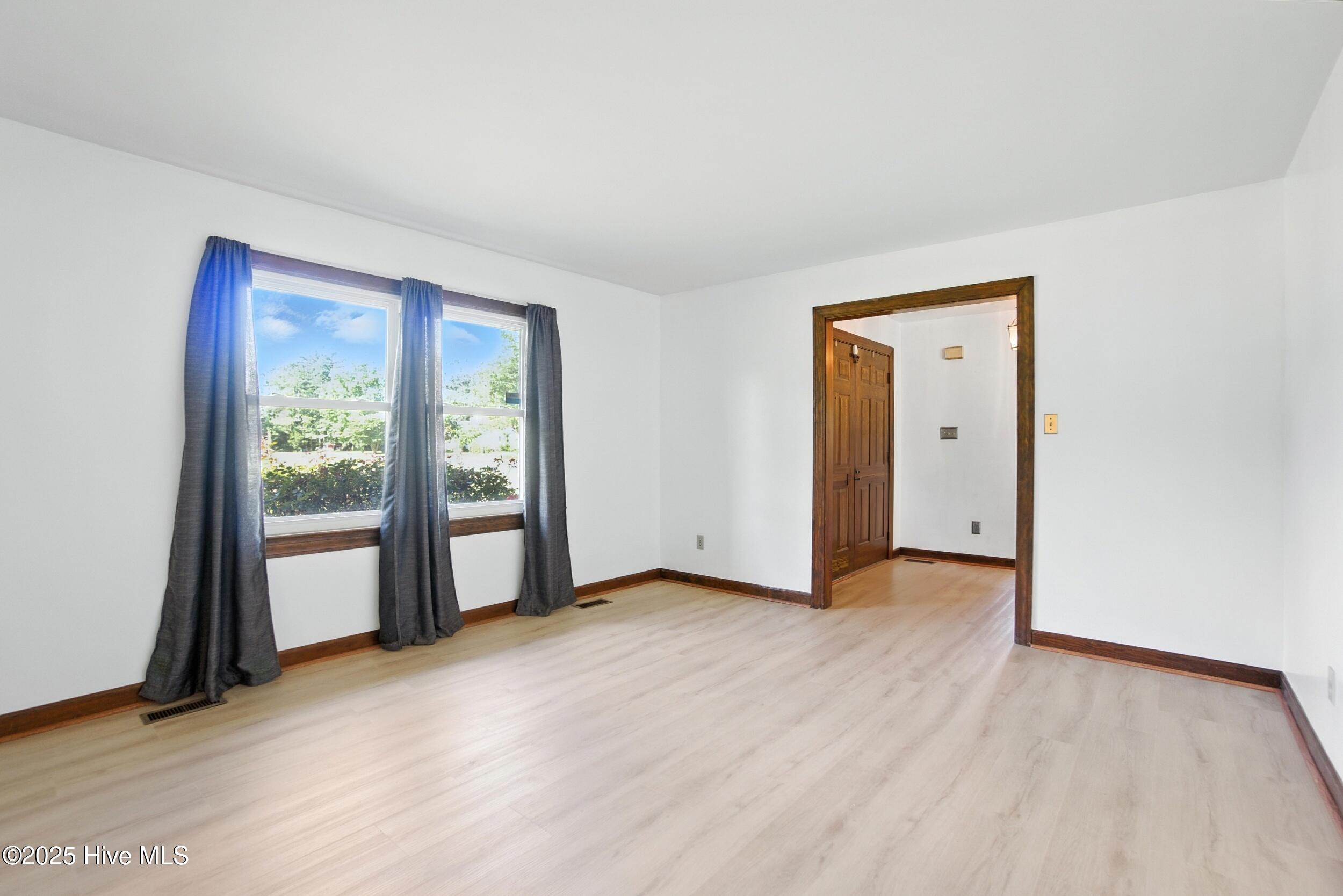 160 Upton Road Property Photo 4