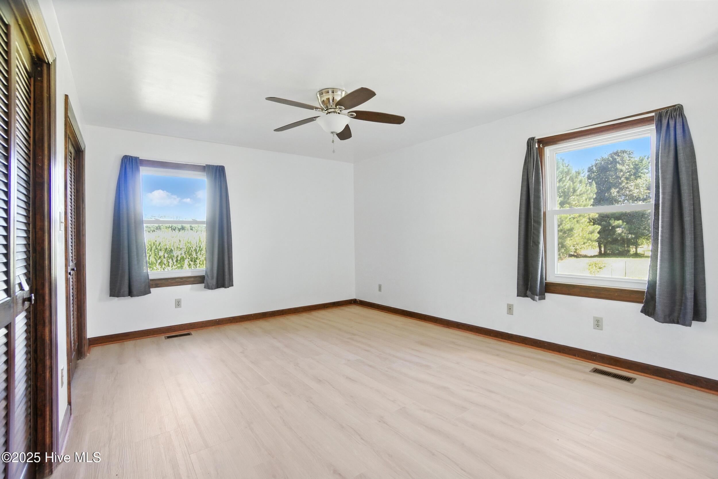 160 Upton Road Property Photo 6