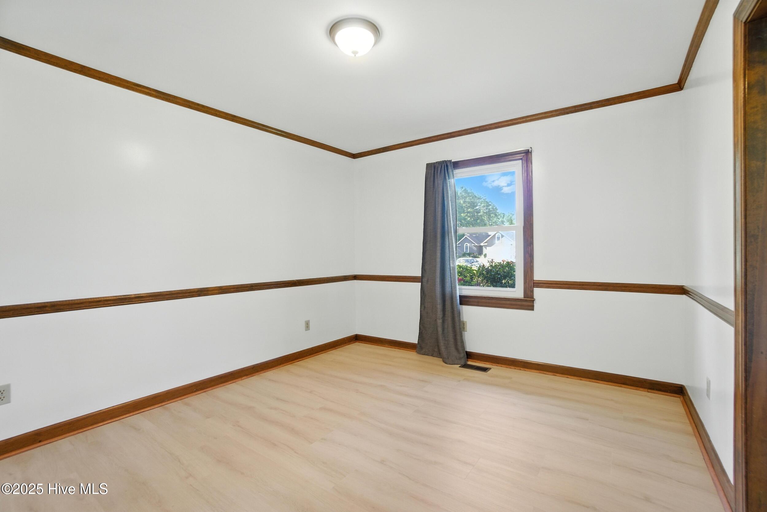 160 Upton Road Property Photo 10