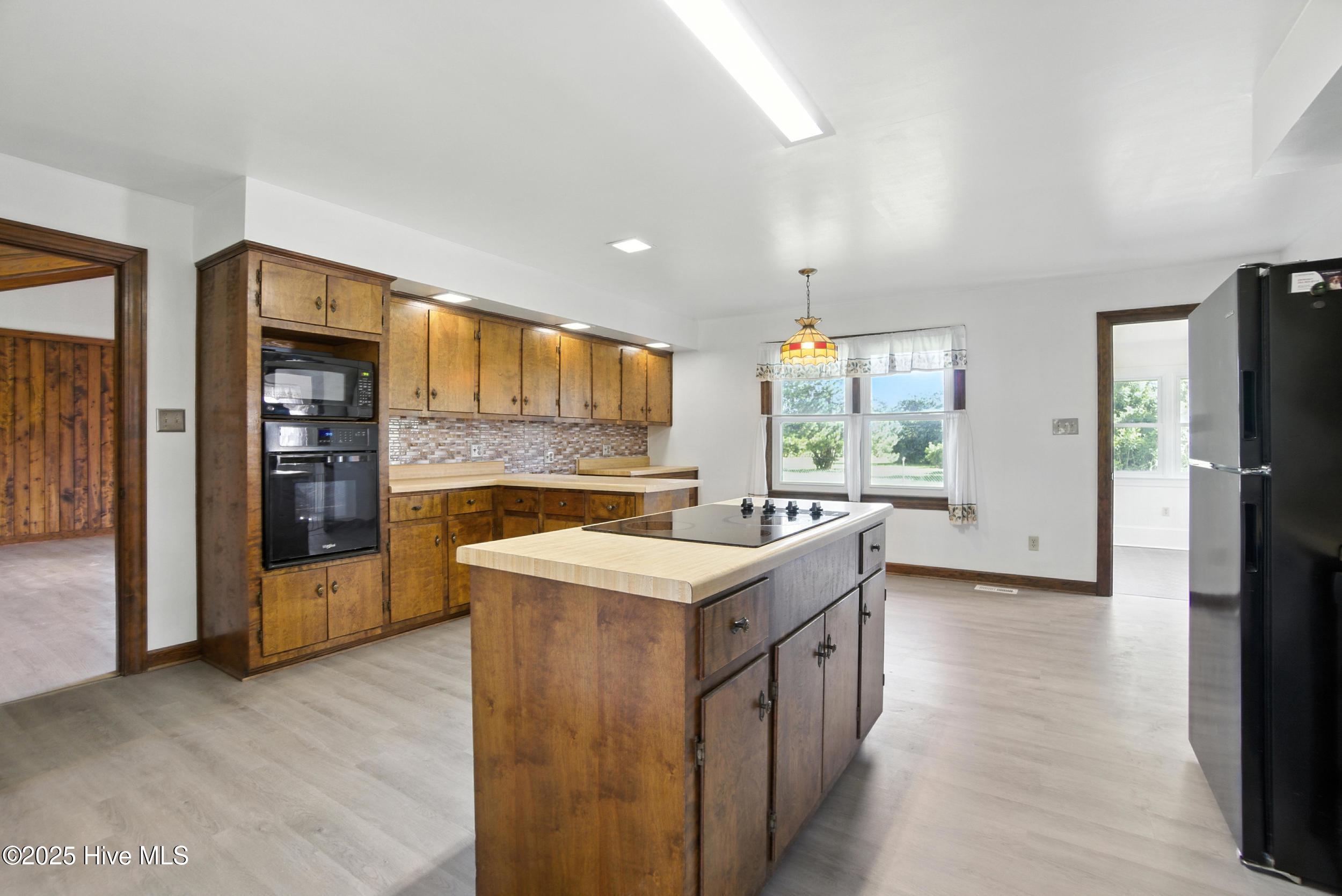 160 Upton Road Property Photo 18