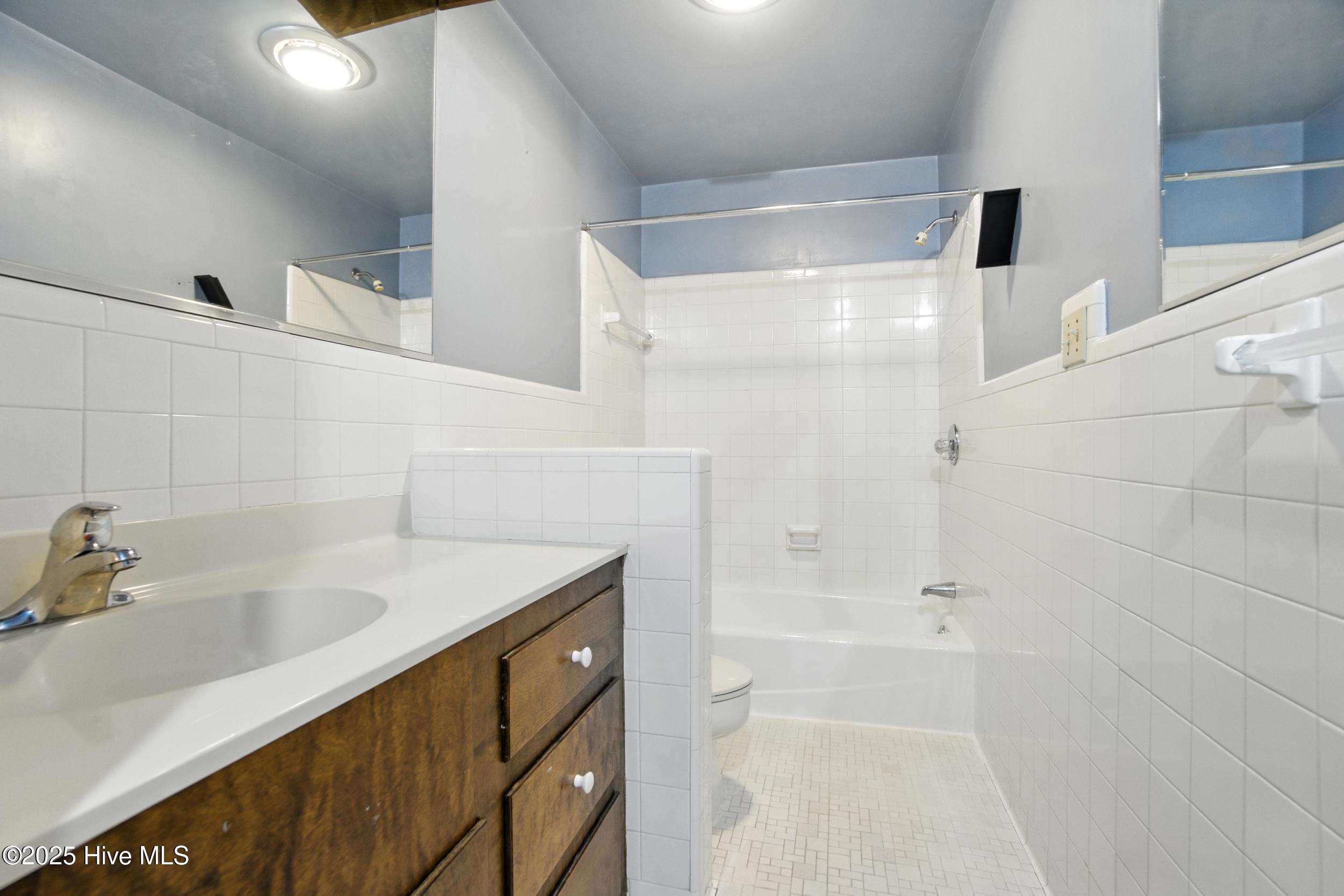 160 Upton Road Property Photo 24