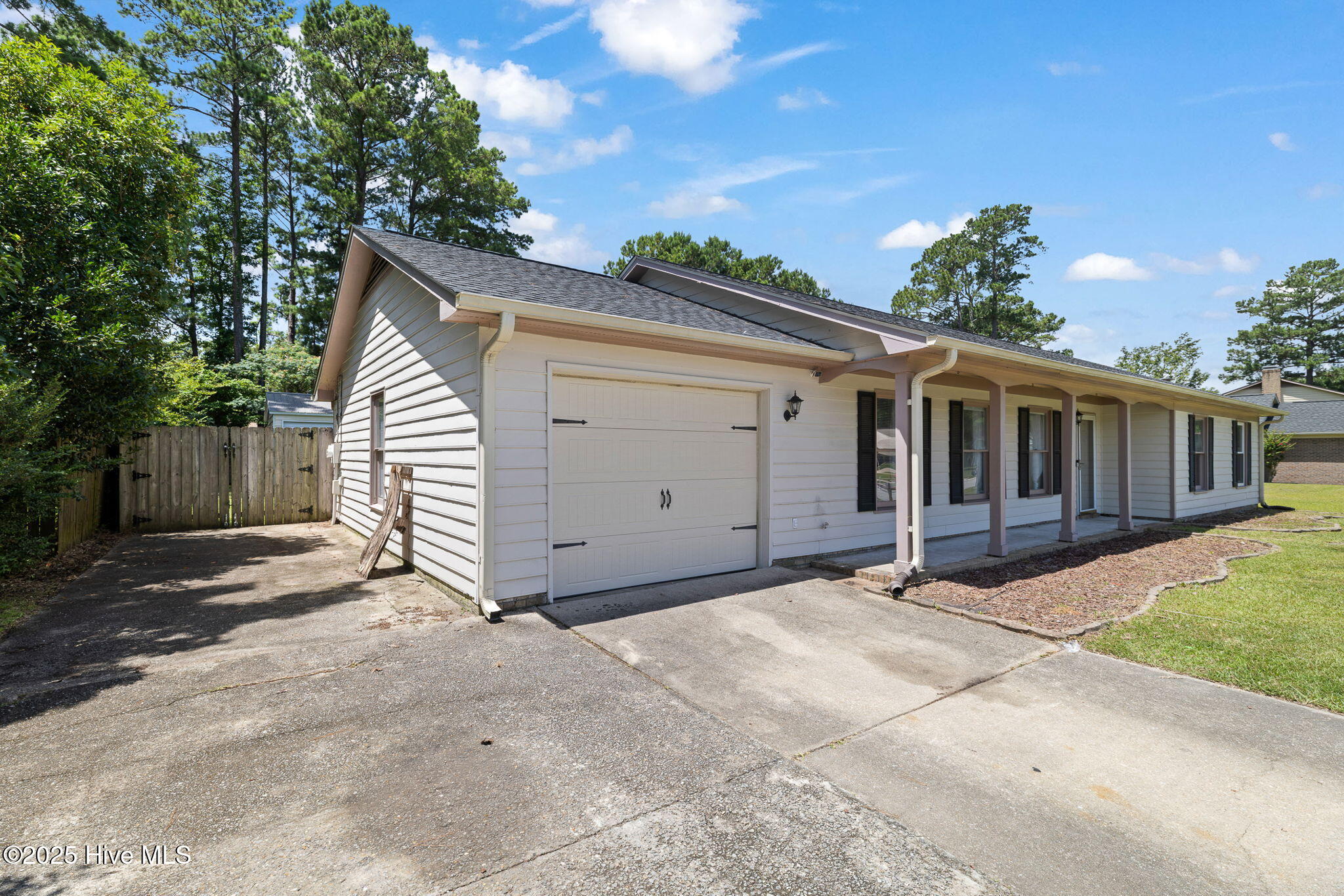 115 Valencia Drive Property Photo 4