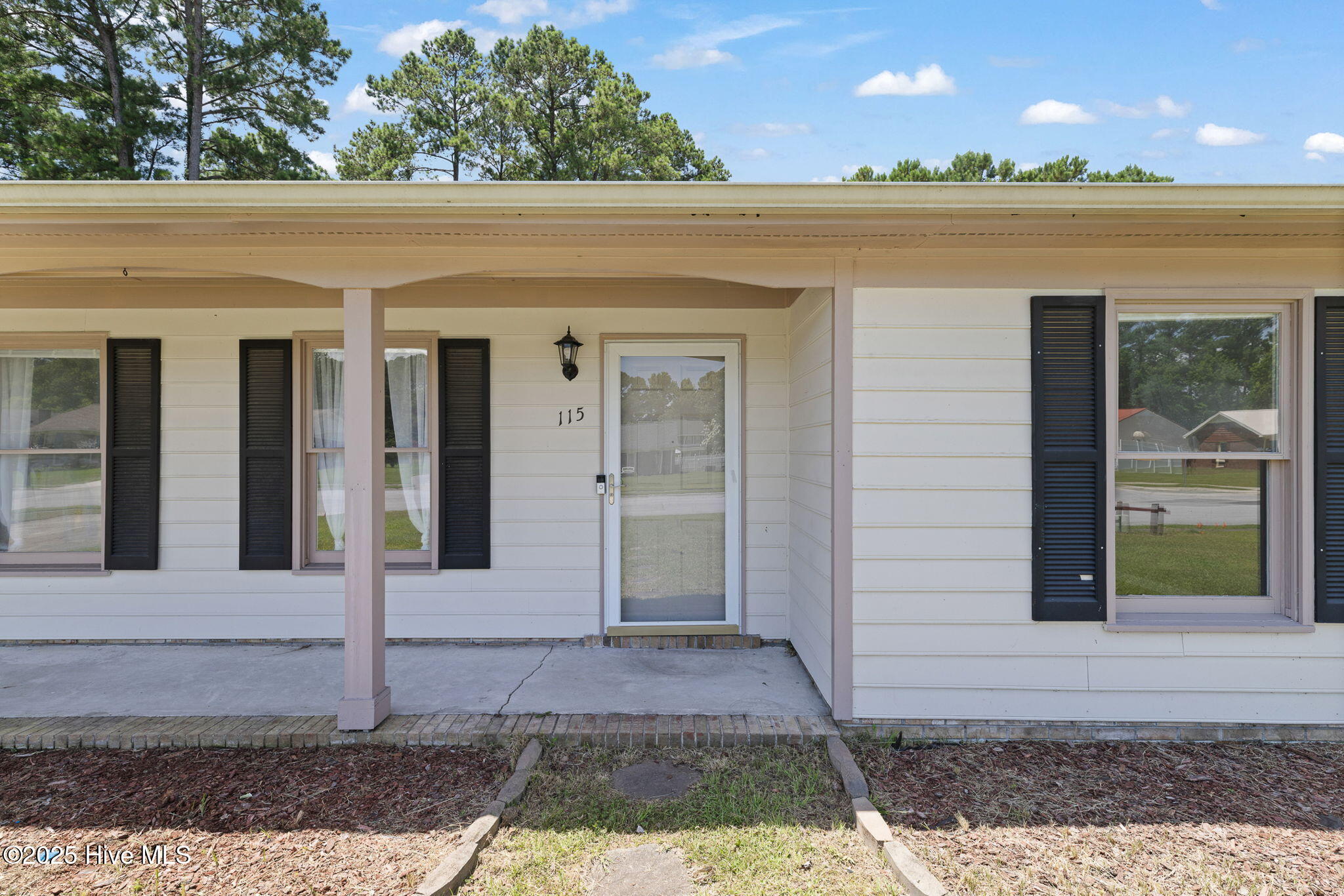 115 Valencia Drive Property Photo 5