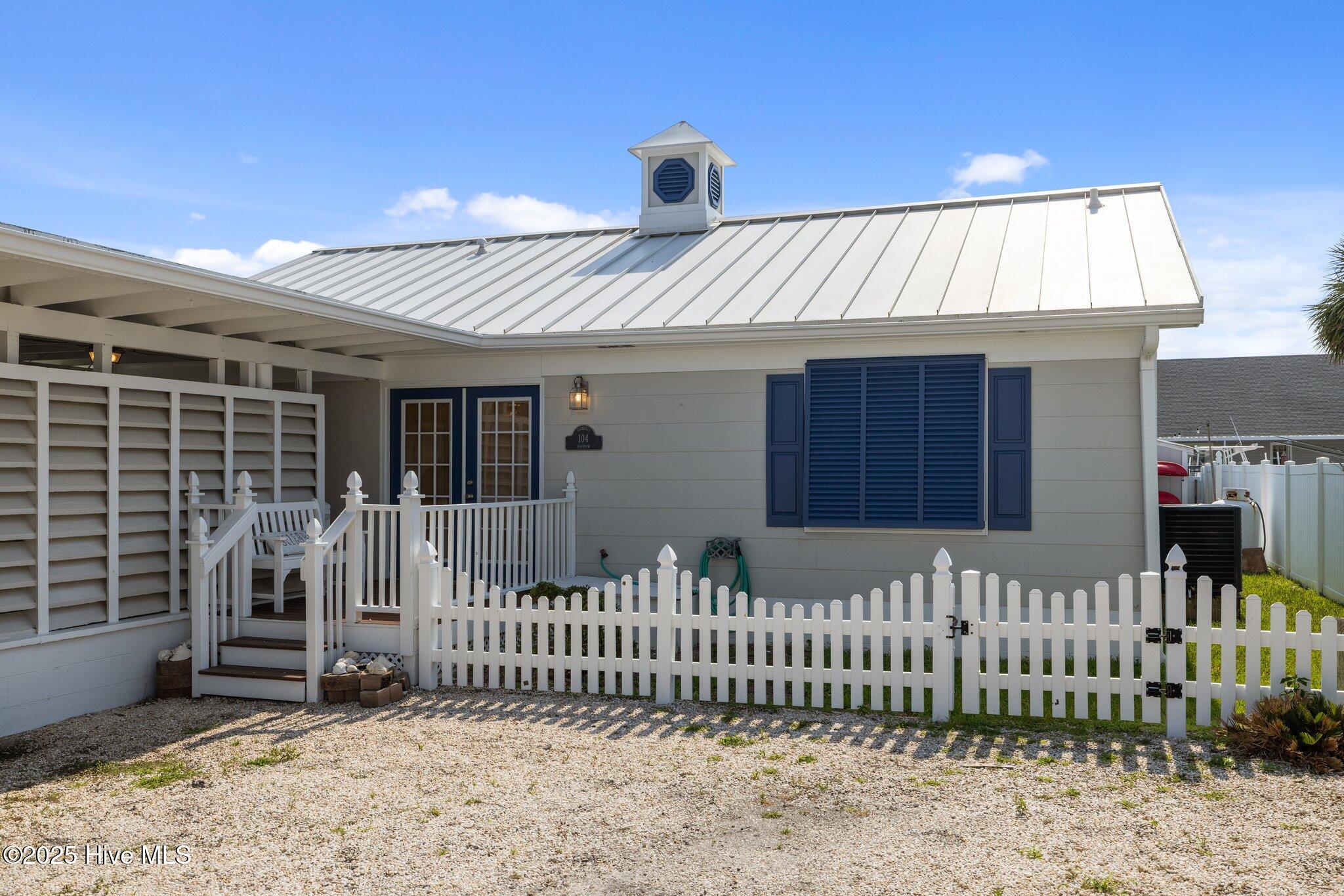 104 Bayview Boulevard Property Photo 12