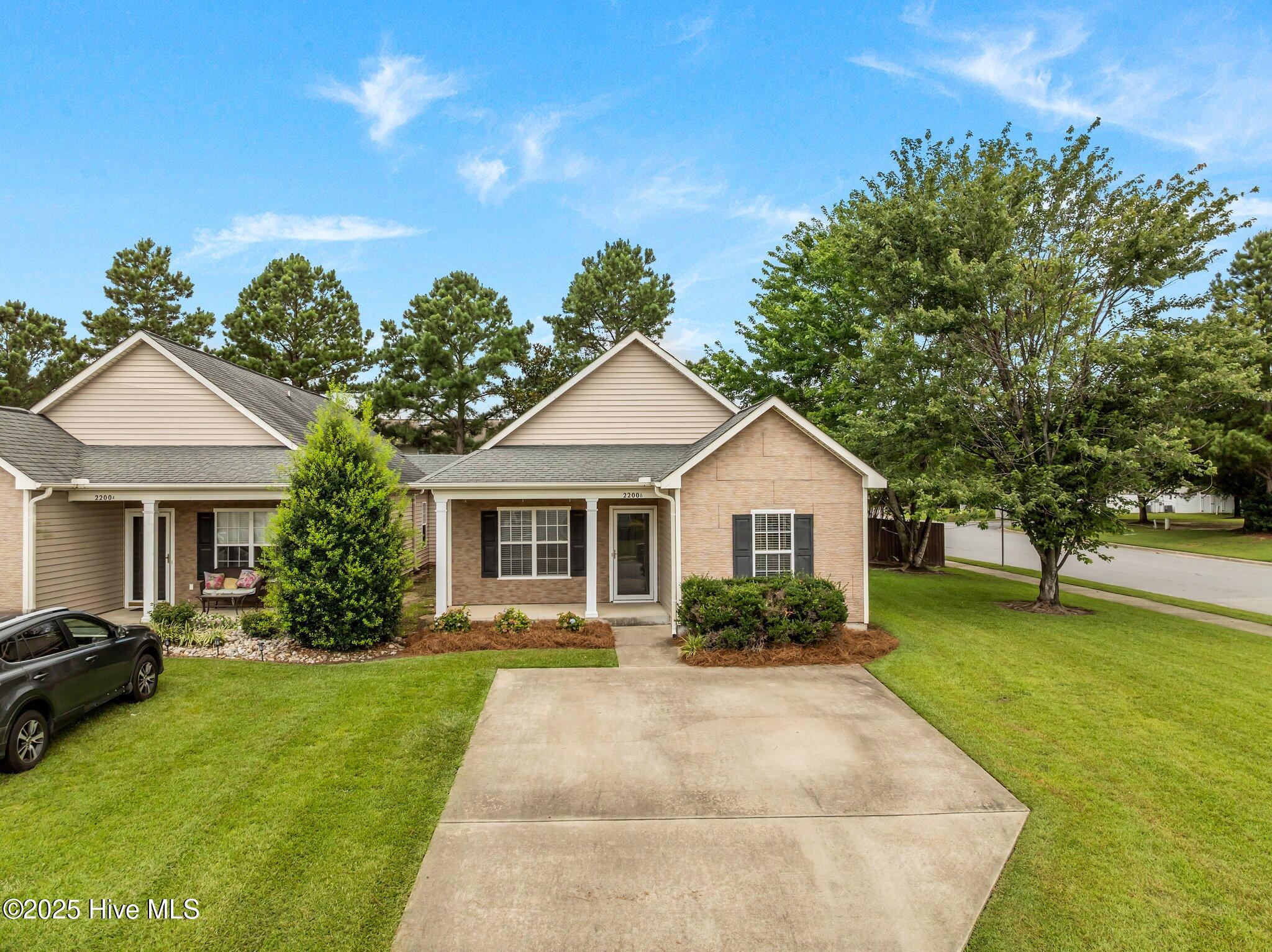 2200 Brookville Drive B Property Photo 2