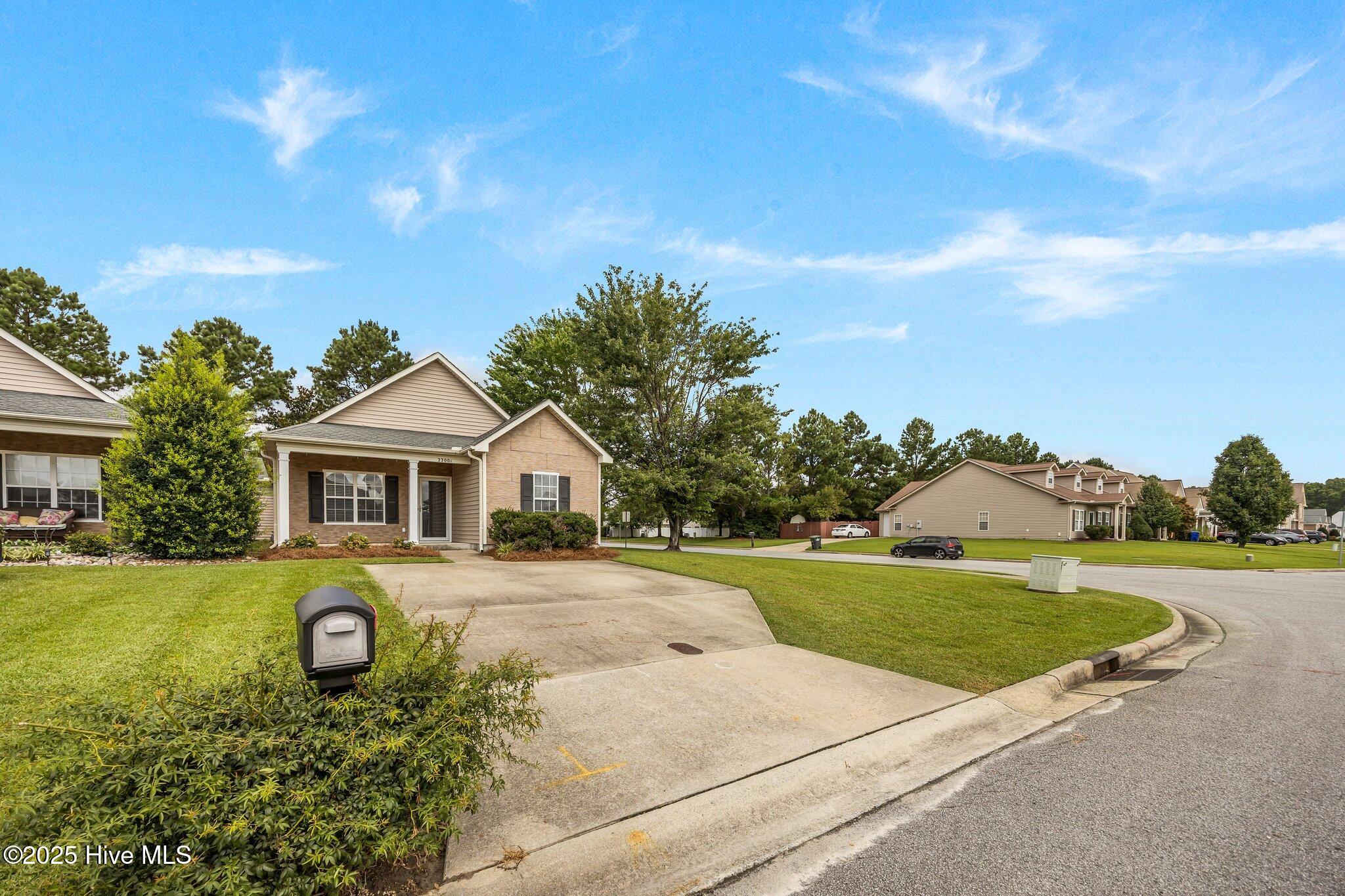 2200 Brookville Drive B Property Photo 3