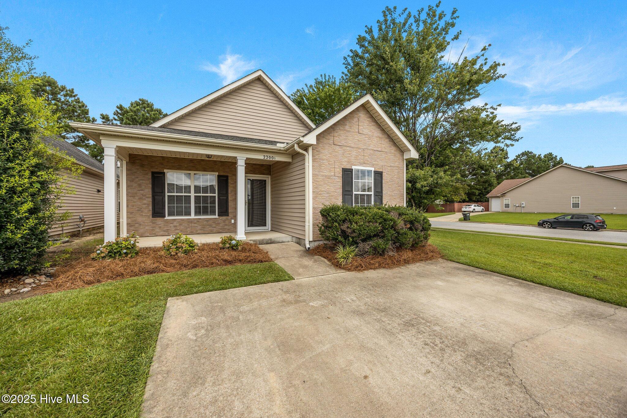 2200 Brookville Drive B Property Photo 5