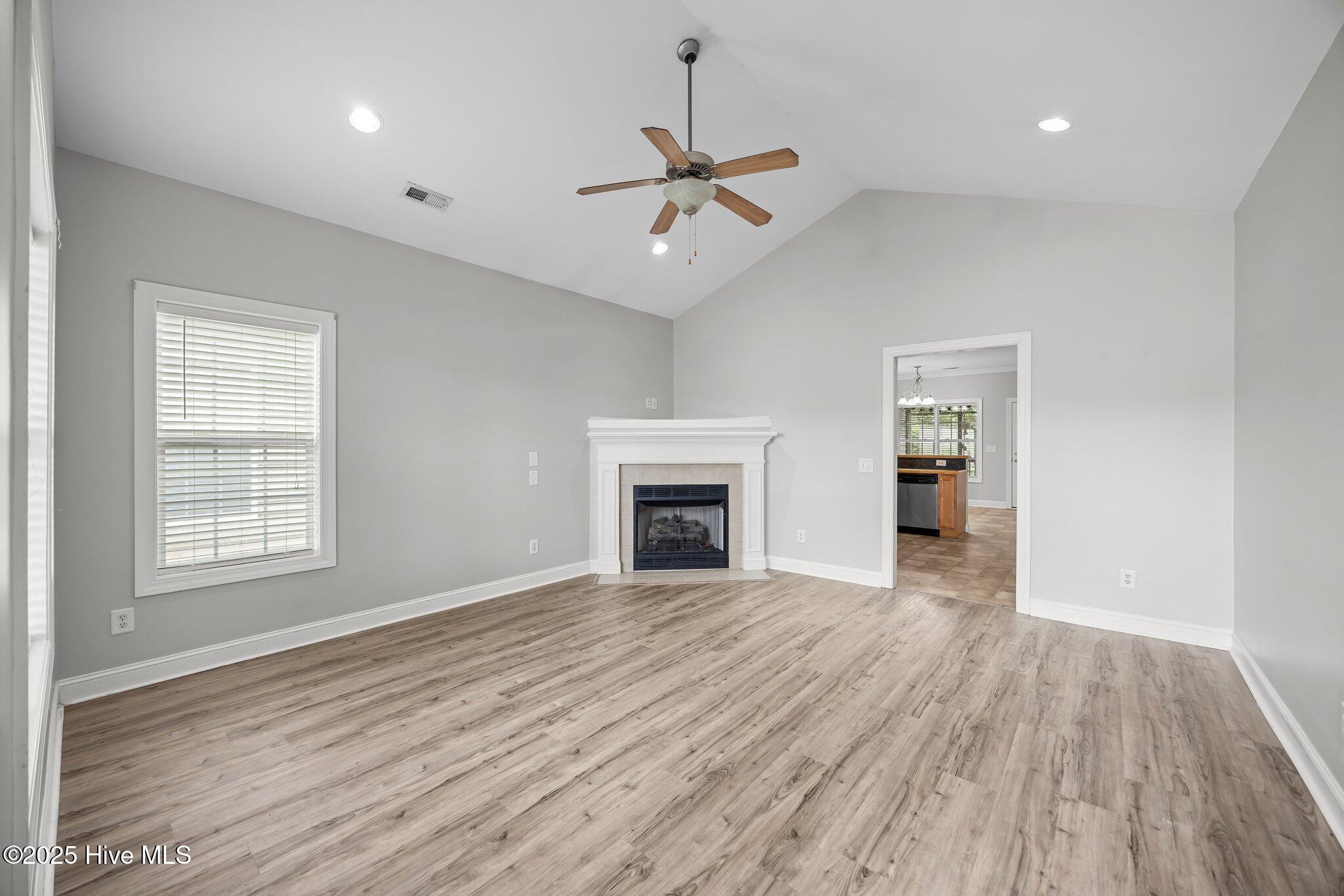 2200 Brookville Drive B Property Photo 7