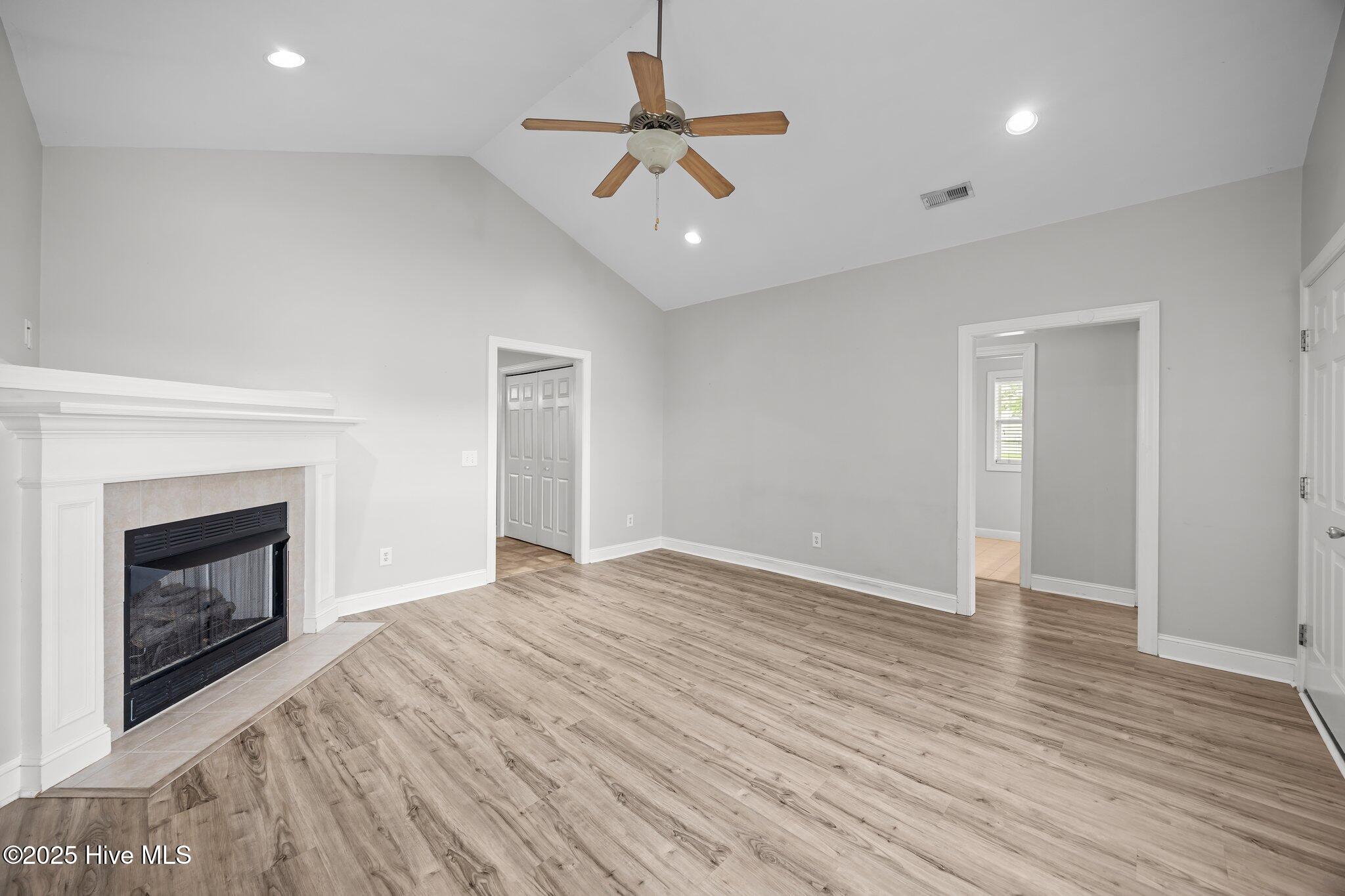 2200 Brookville Drive B Property Photo 10