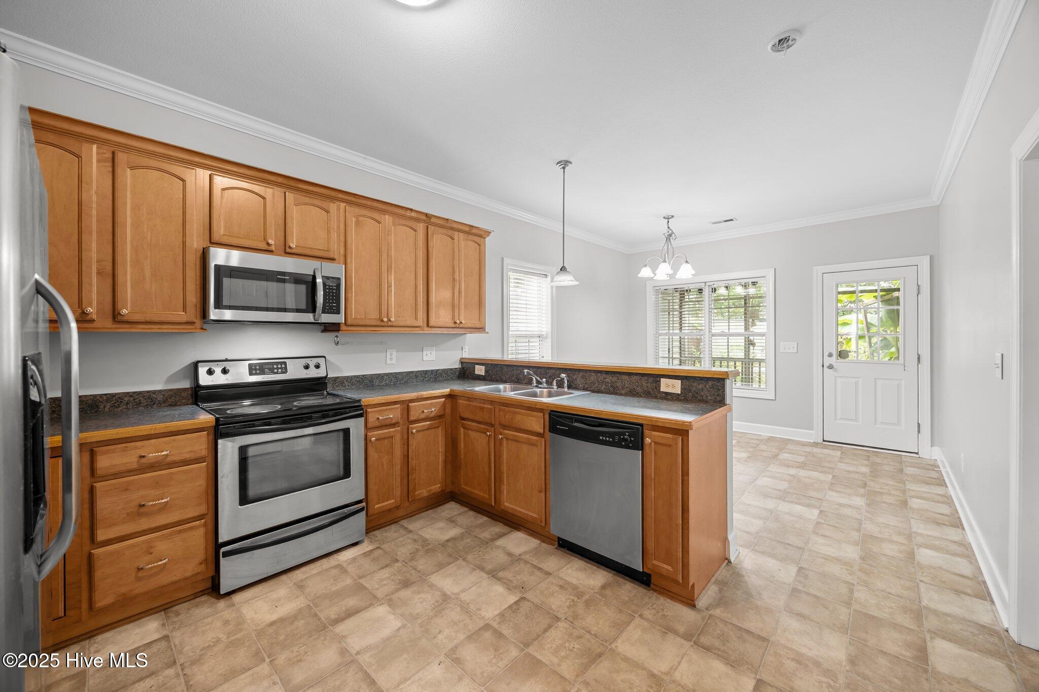 2200 Brookville Drive B Property Photo 12