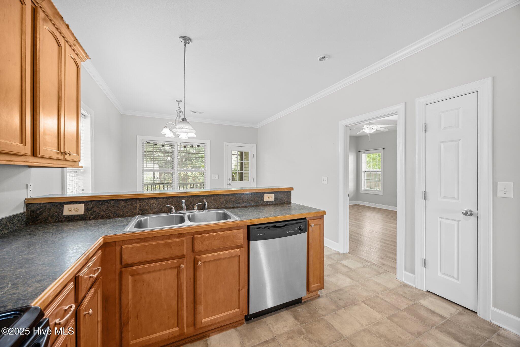 2200 Brookville Drive B Property Photo 13