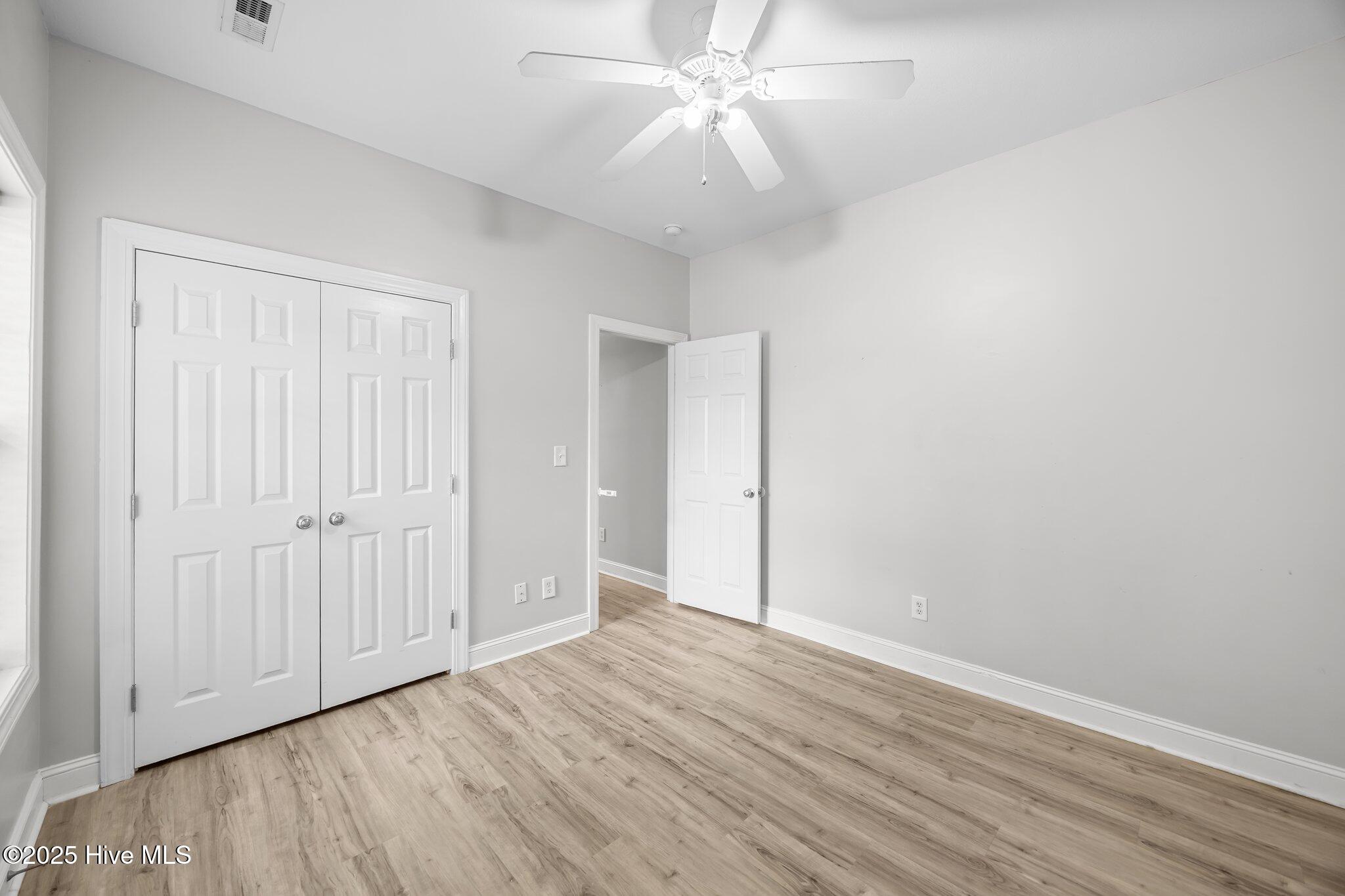 2200 Brookville Drive B Property Photo 23
