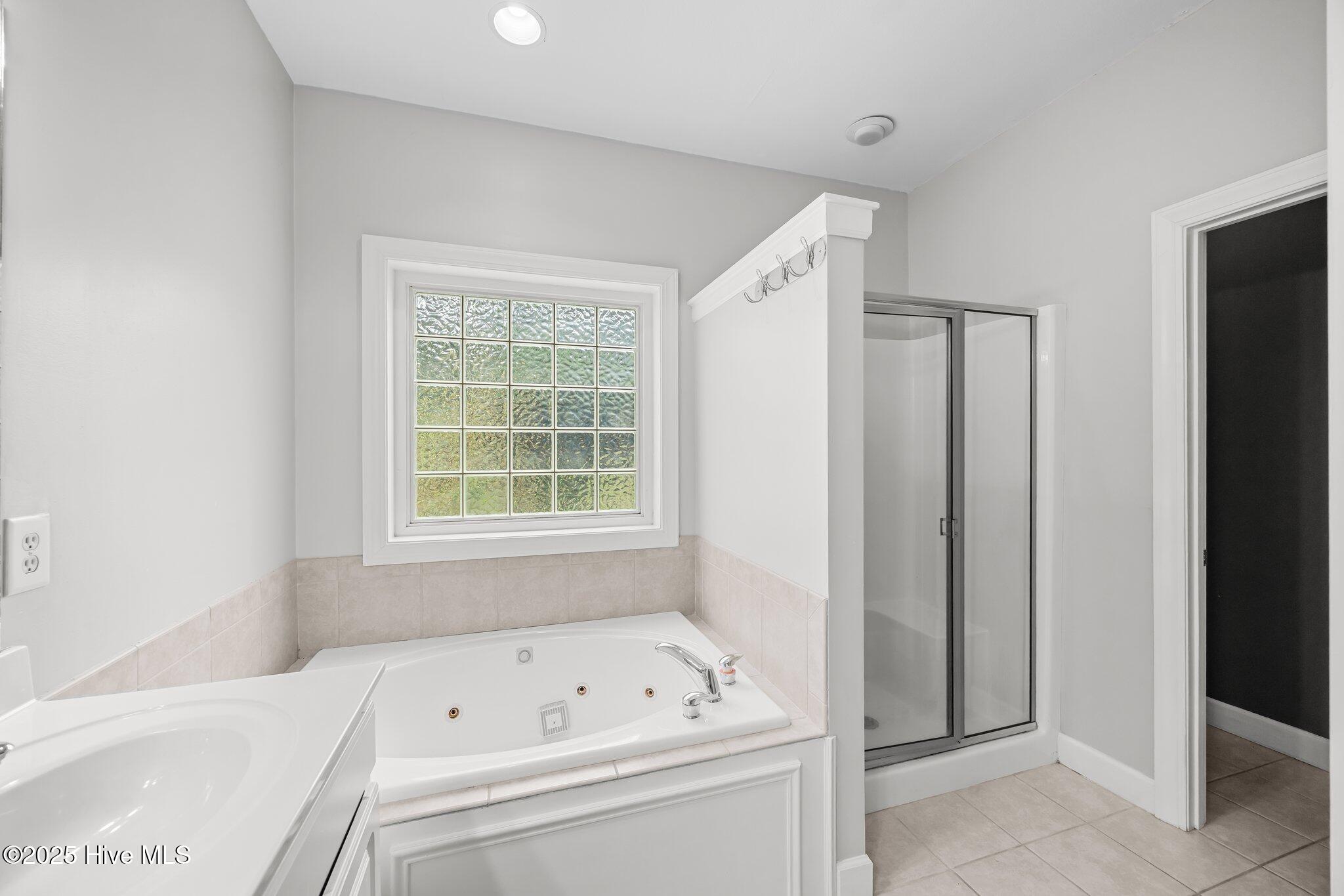 2200 Brookville Drive B Property Photo 27