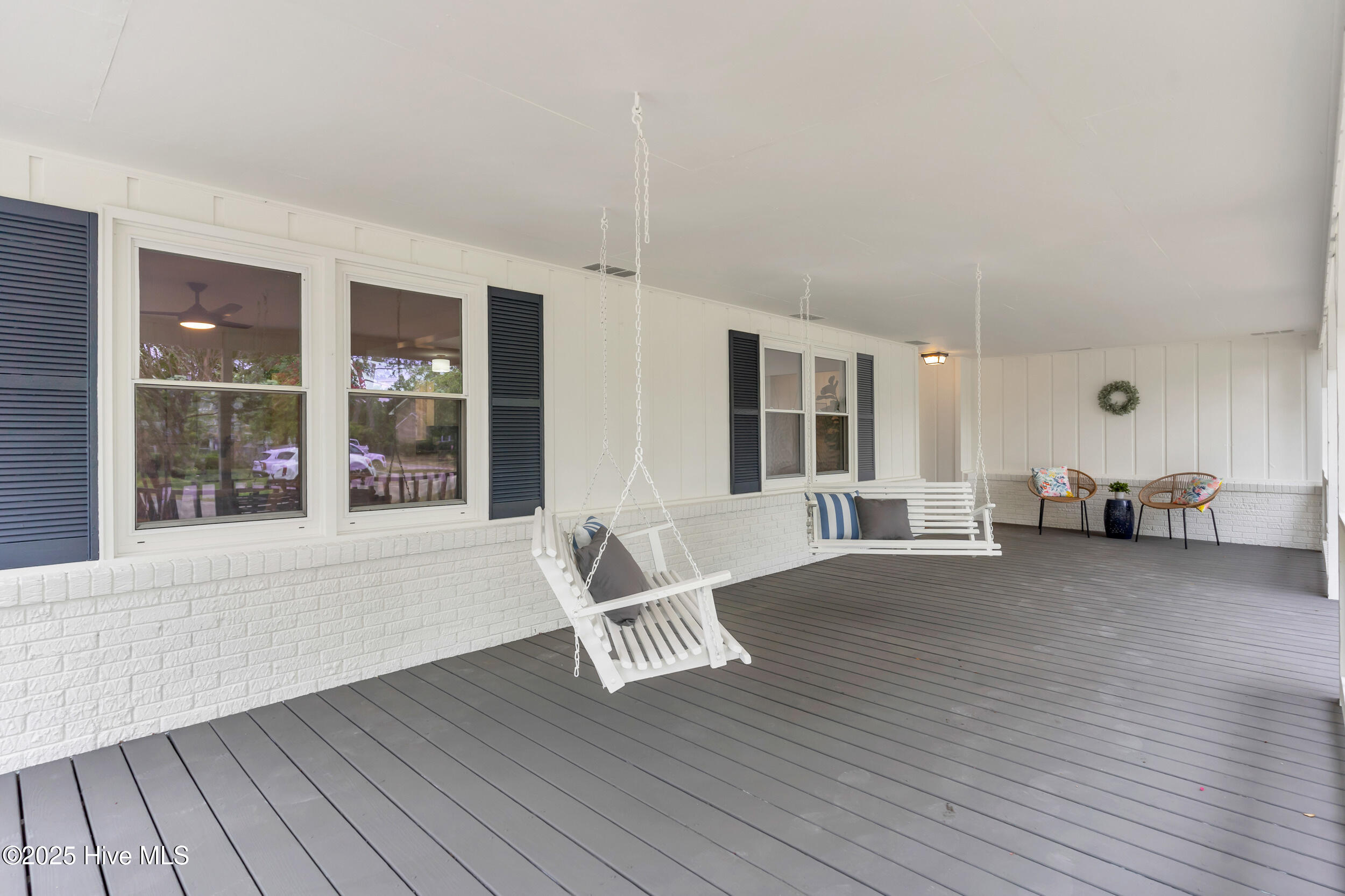 4934 Pleasant Oaks Drive Property Photo 4