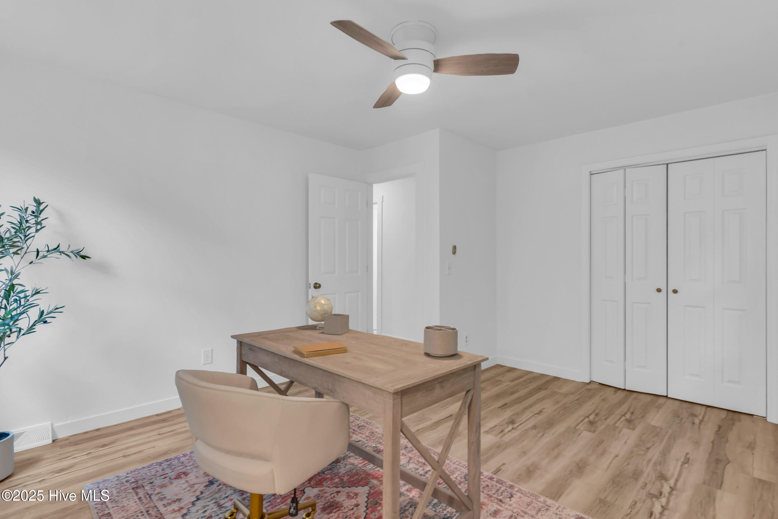 4934 Pleasant Oaks Drive Property Photo 24