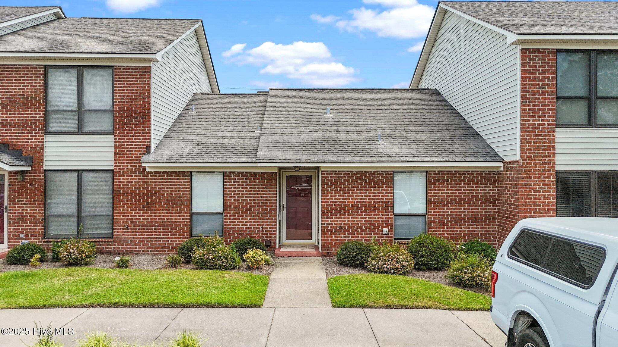 20 Upton Court Property Photo 1