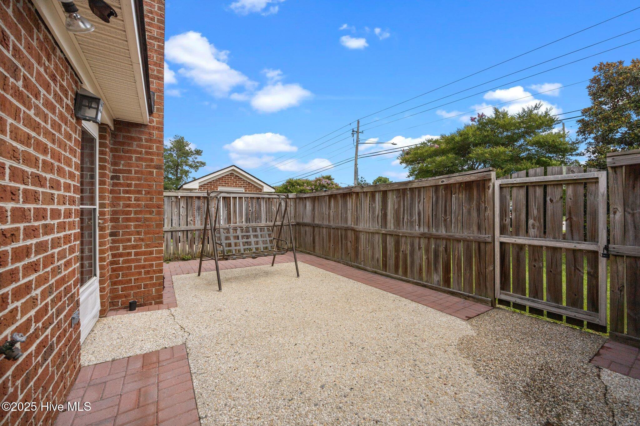 20 Upton Court Property Photo 22